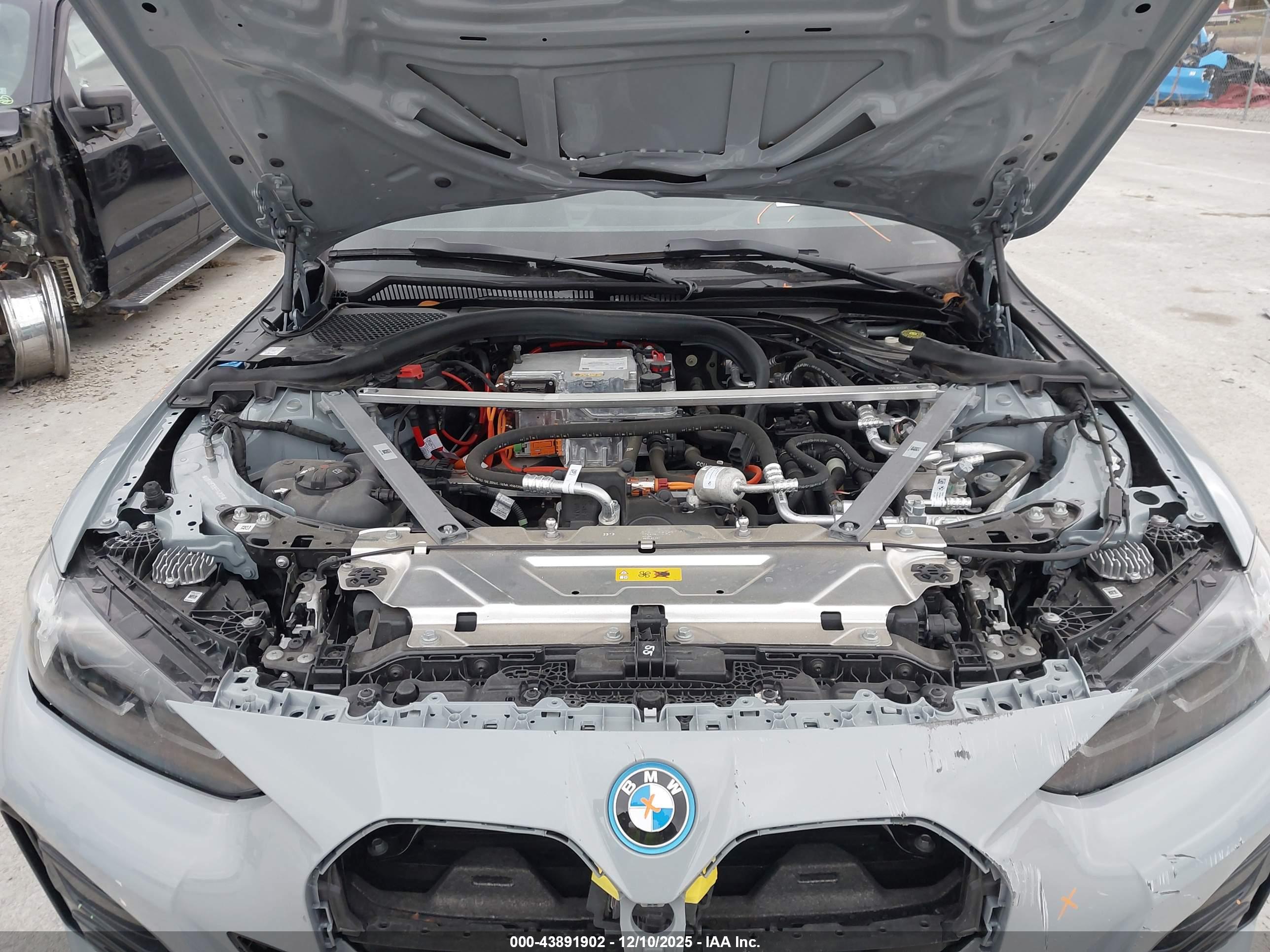 BMW I4 image 10