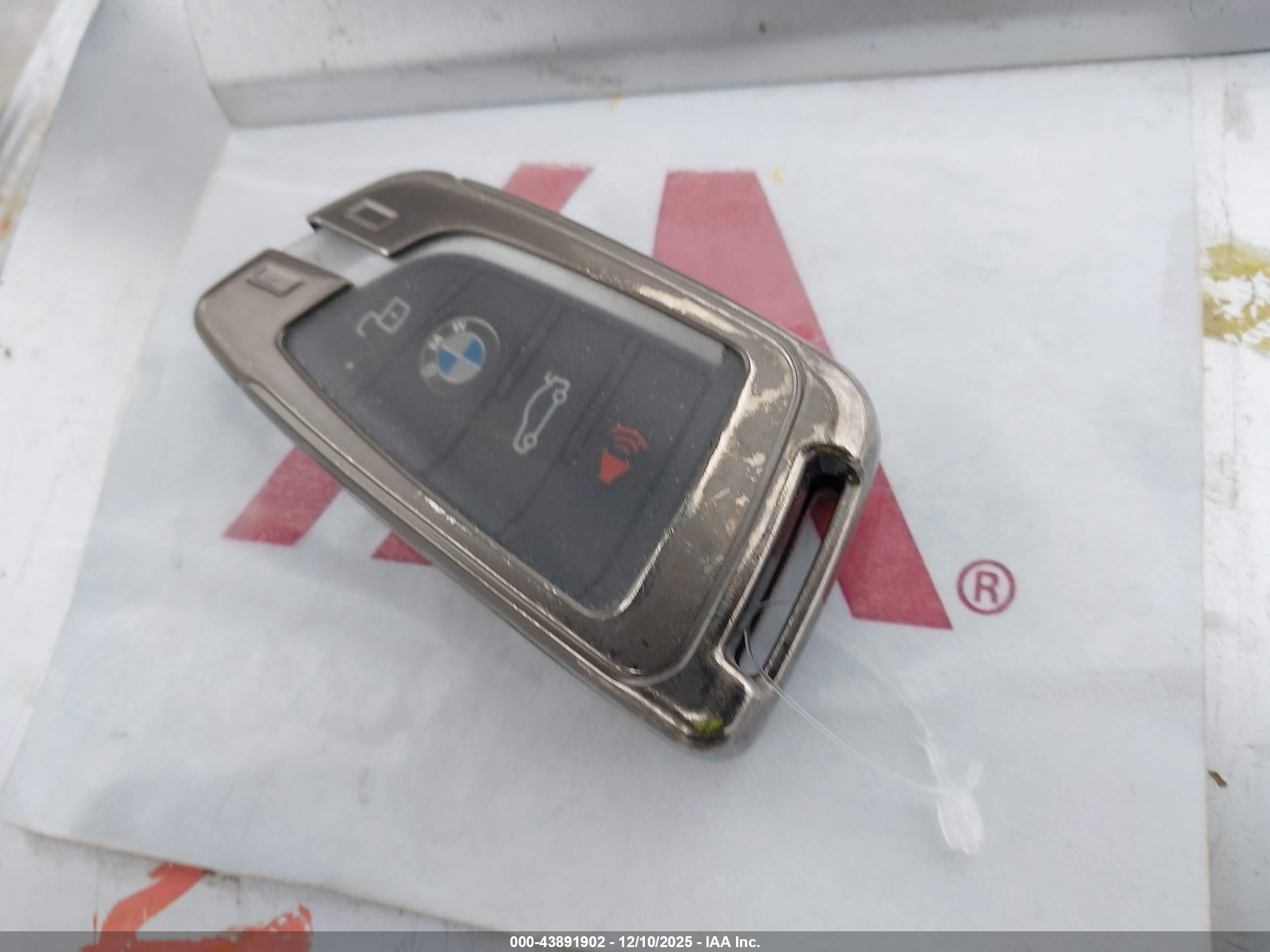 BMW I4 image 11