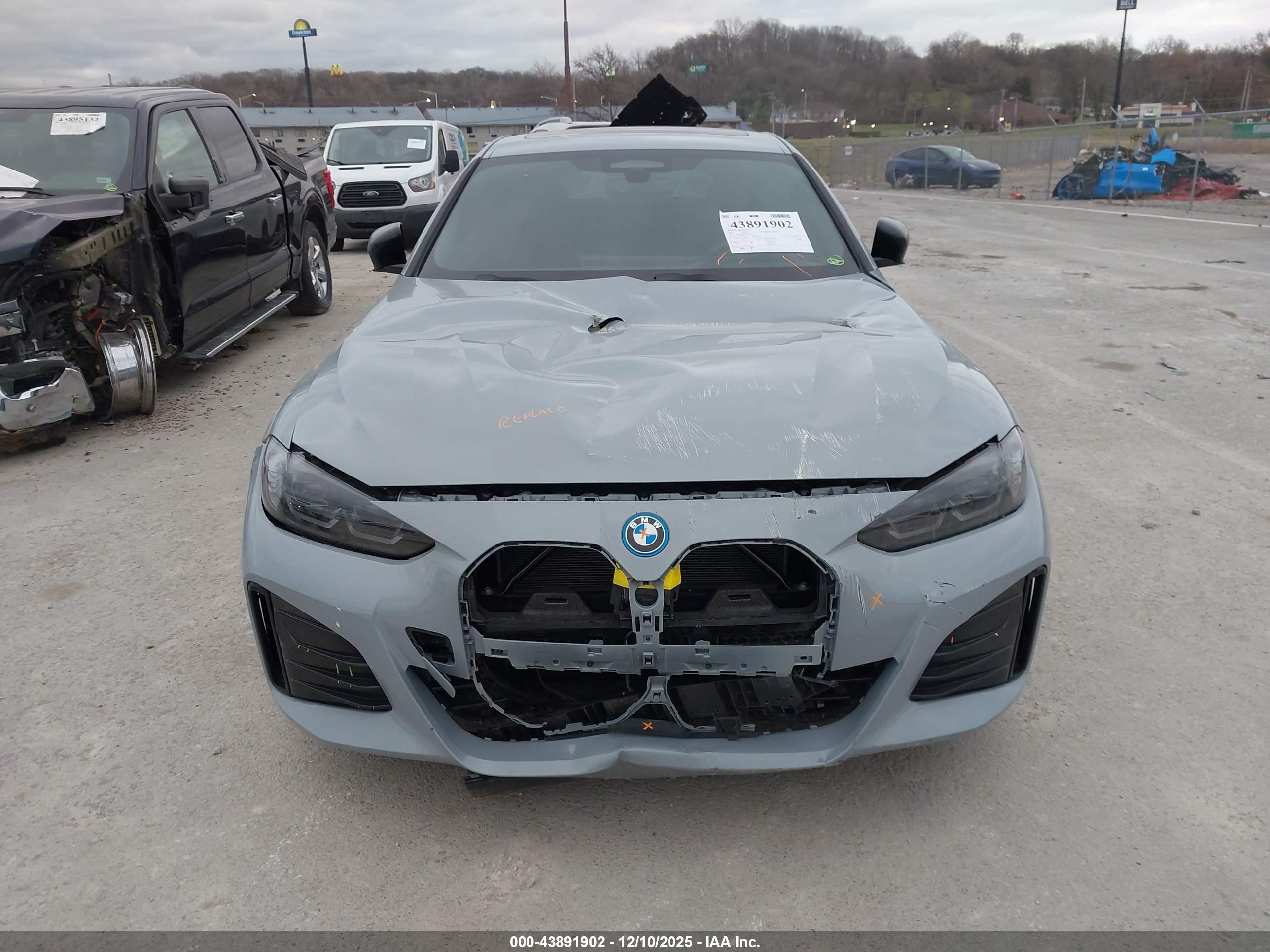 BMW I4 image 6