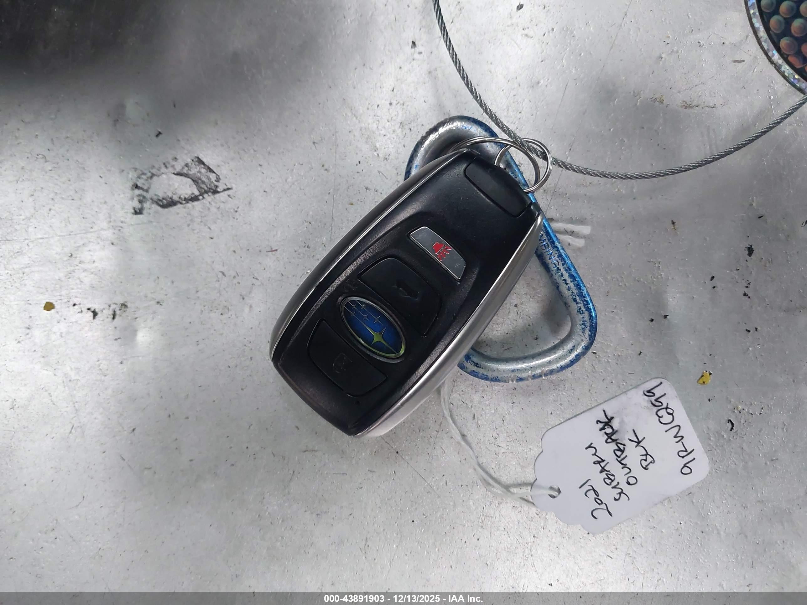 SUBARU OUTBACK image 11