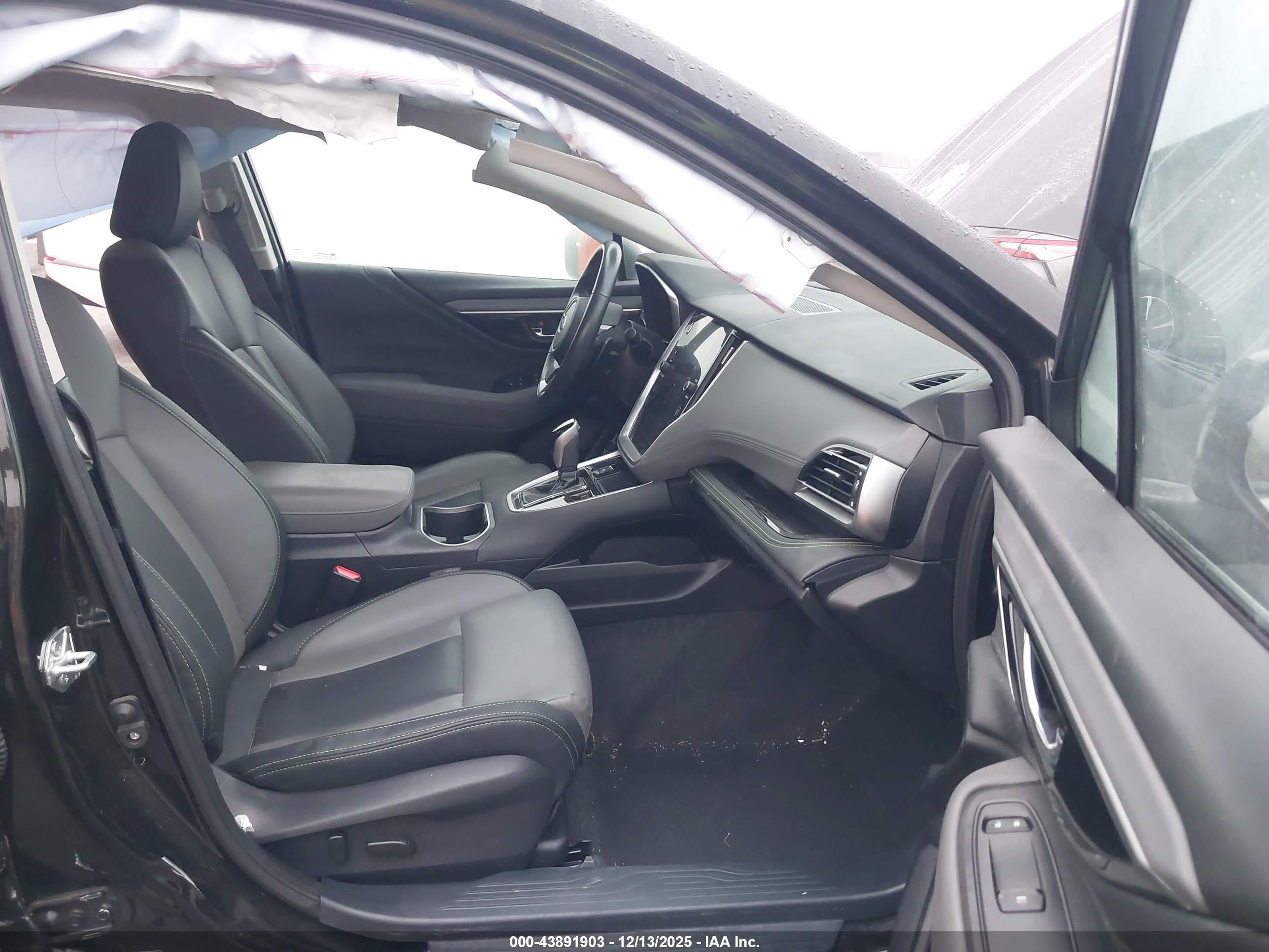 SUBARU OUTBACK image 5