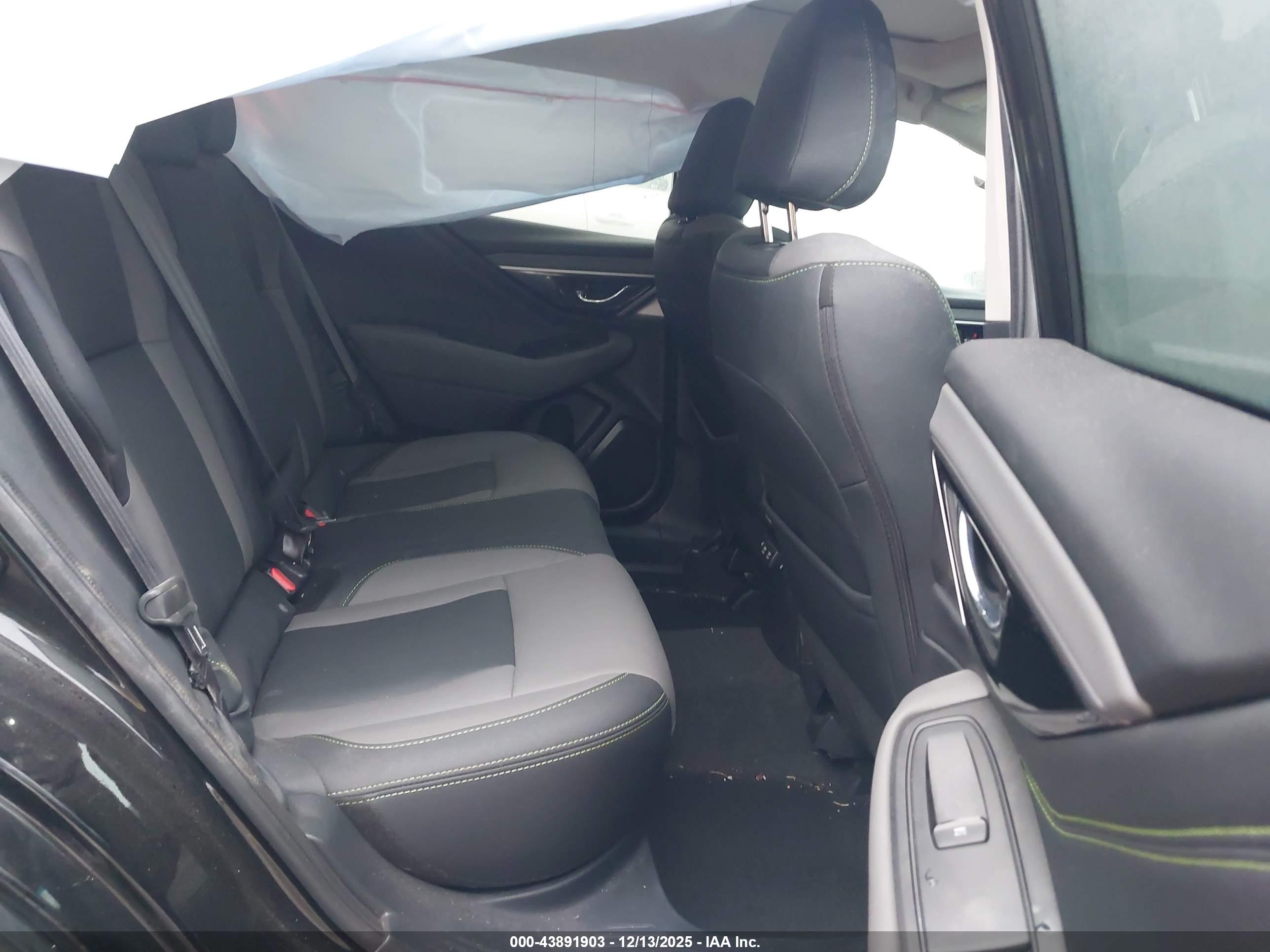 SUBARU OUTBACK image 8