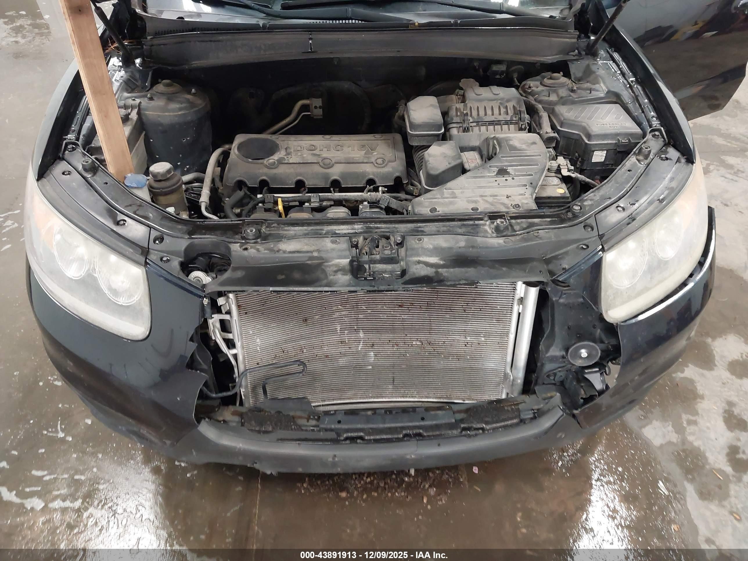 HYUNDAI SANTA image 10