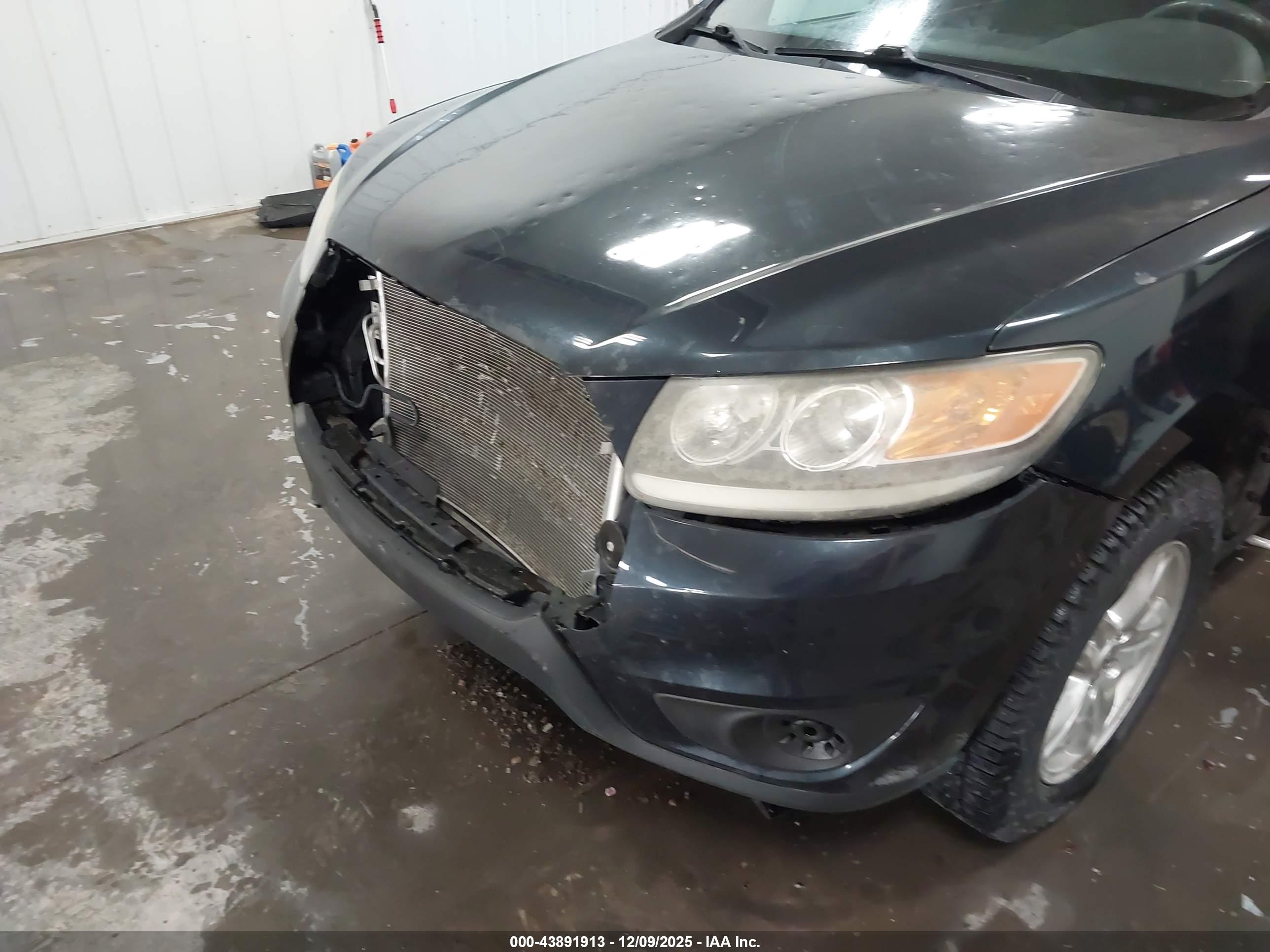 HYUNDAI SANTA image 6