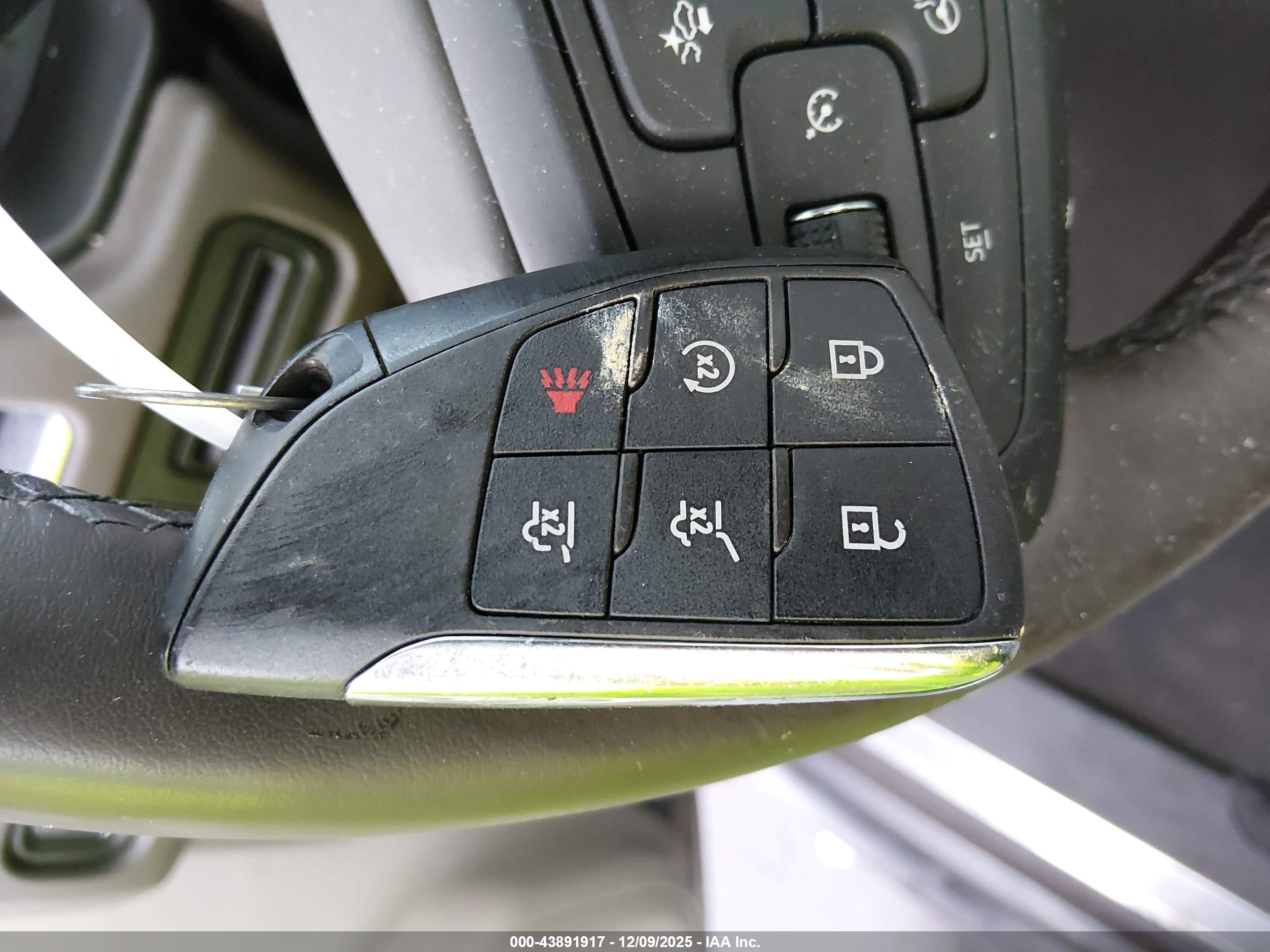 GMC YUKON image 11