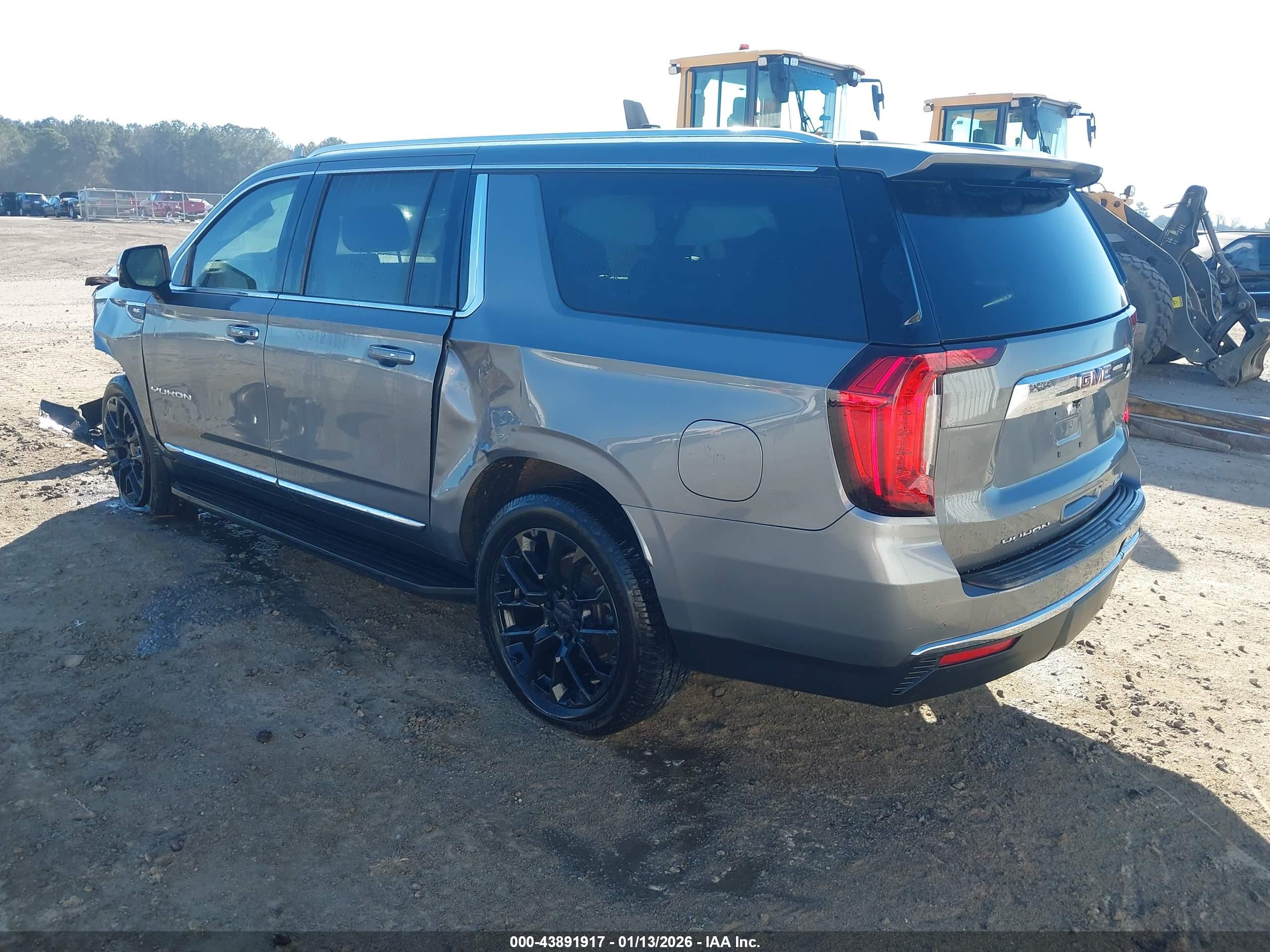 GMC YUKON image 3