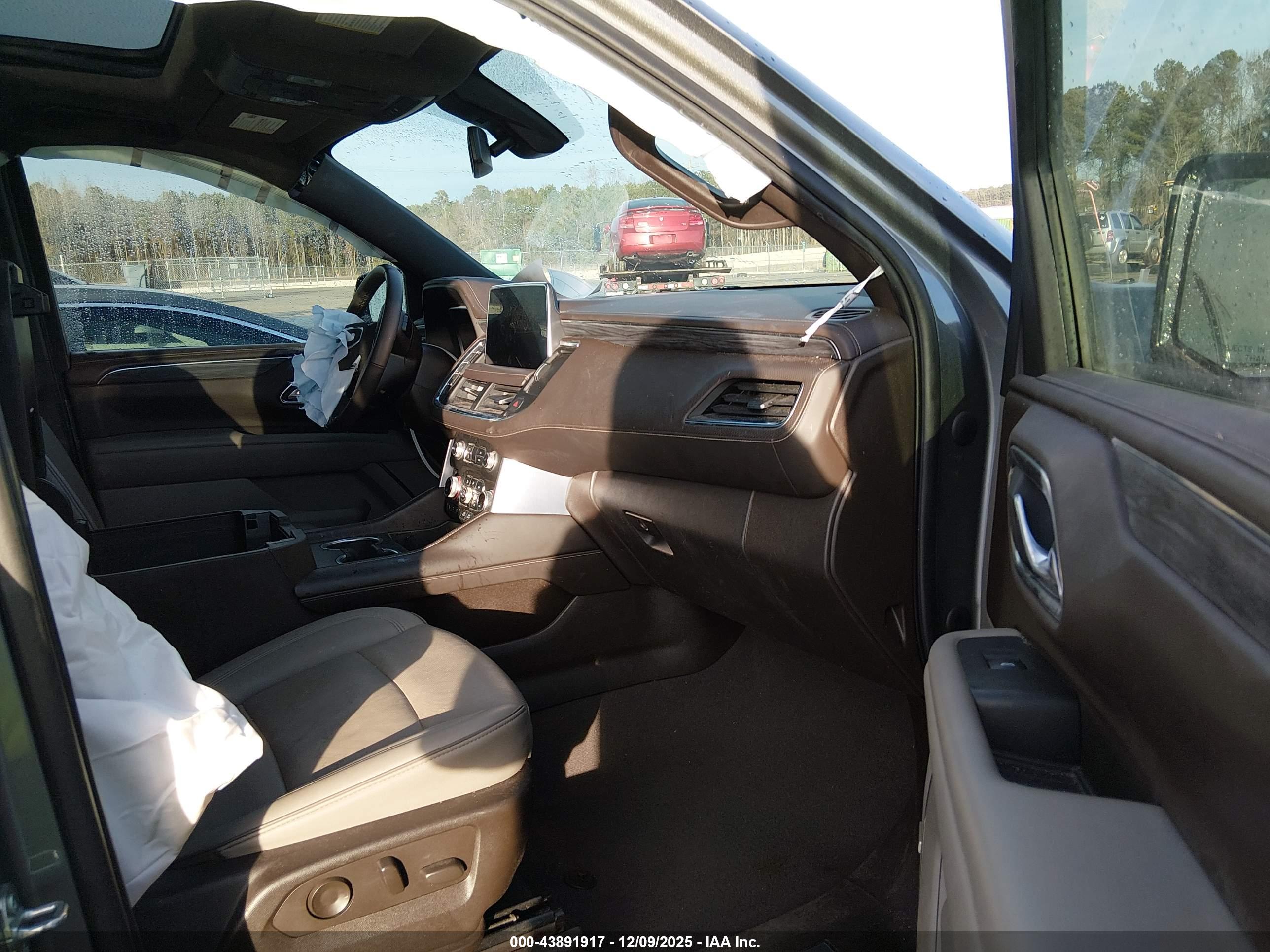 GMC YUKON image 5