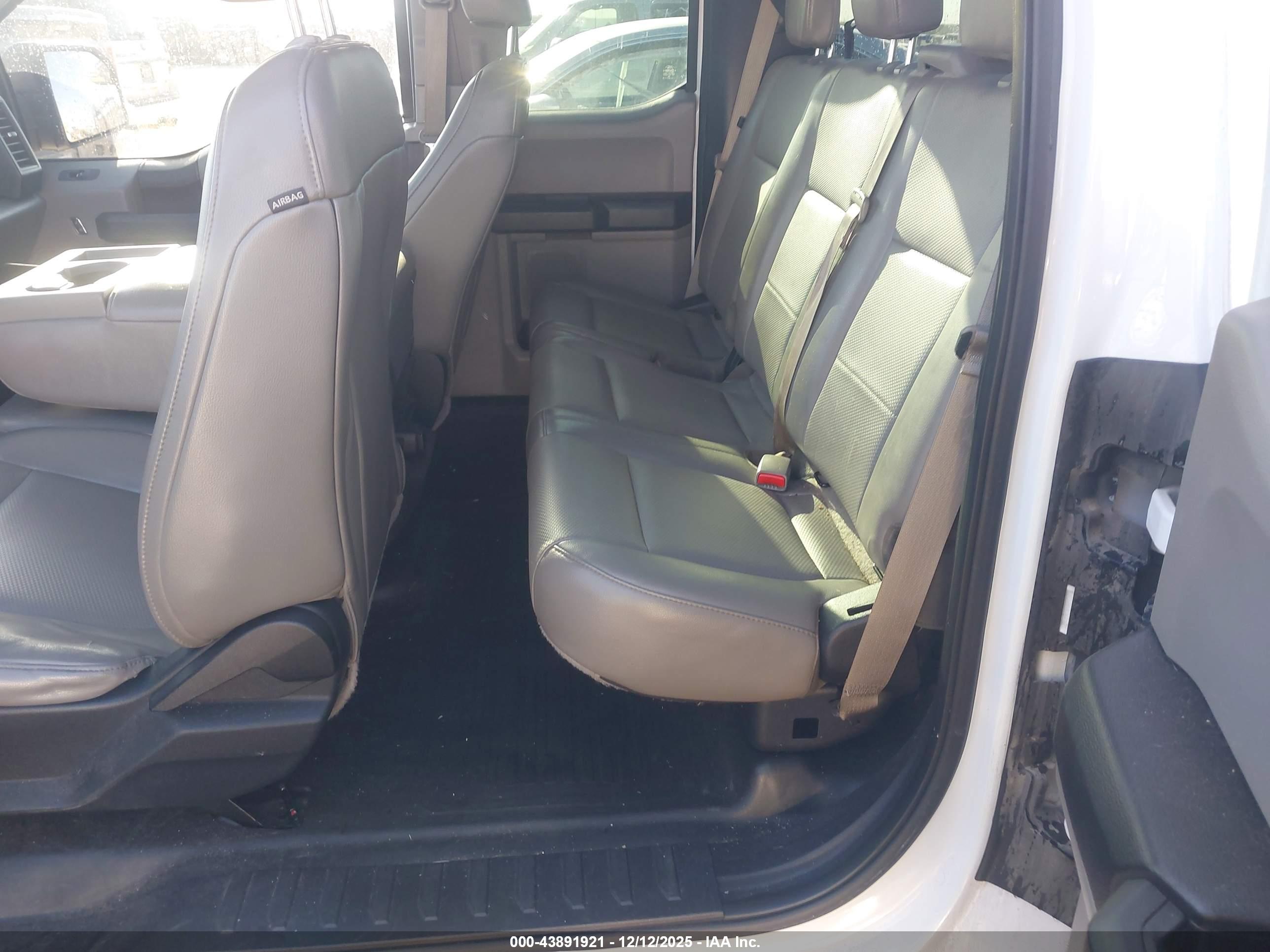FORD F-150 image 8