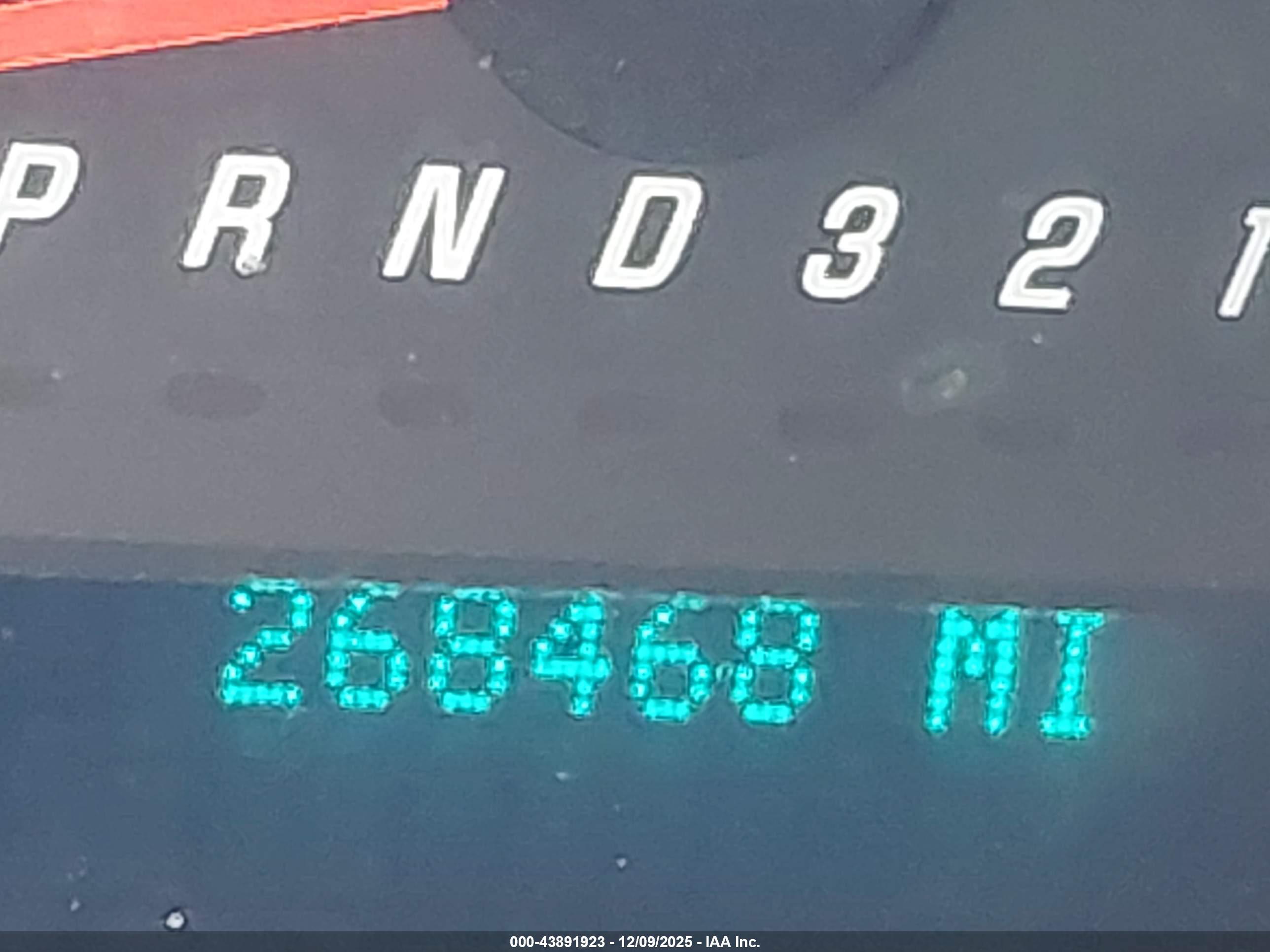 CHEVROLET EXPRESS image 7