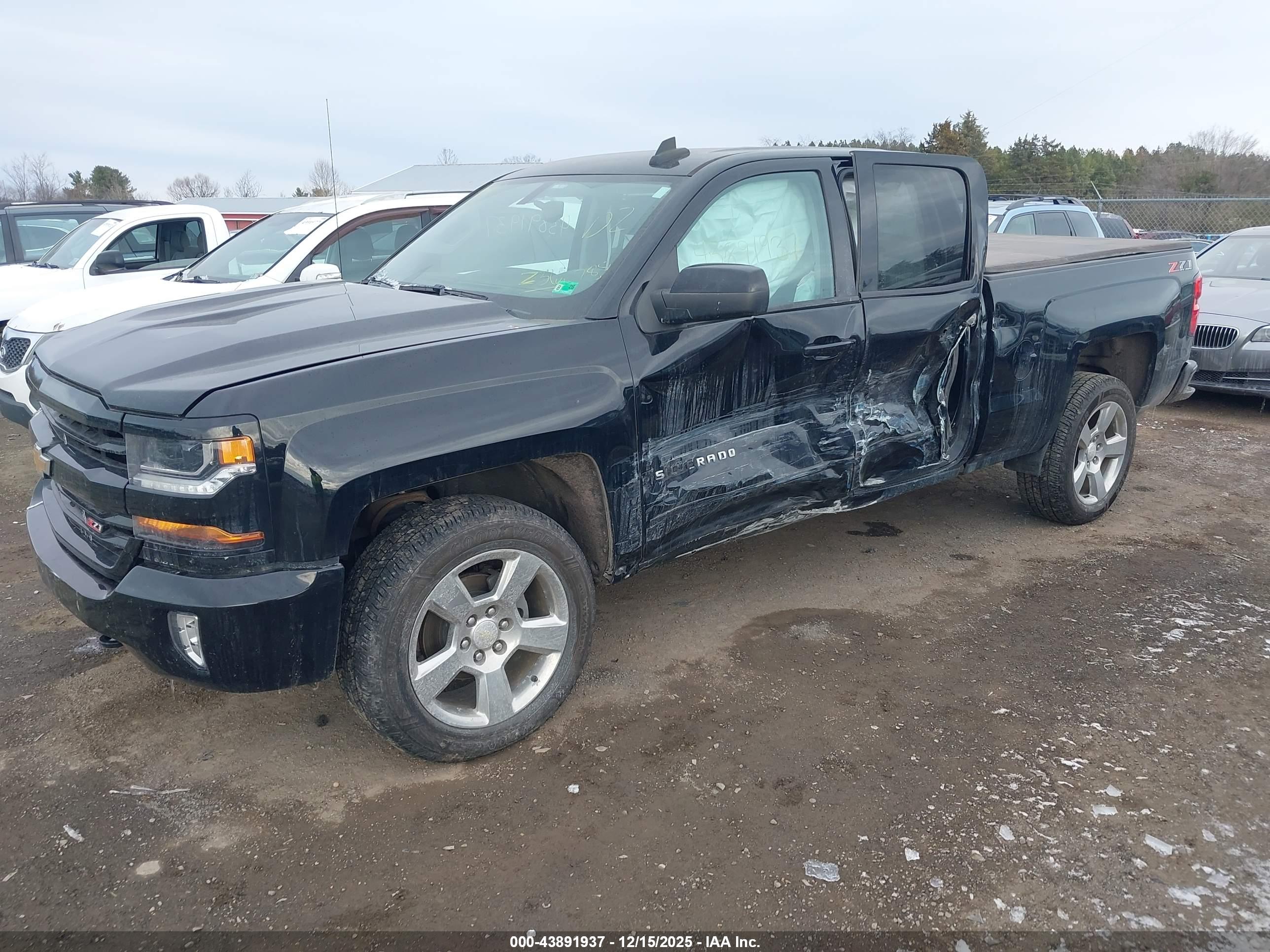 CHEVROLET SILVERADO image 6