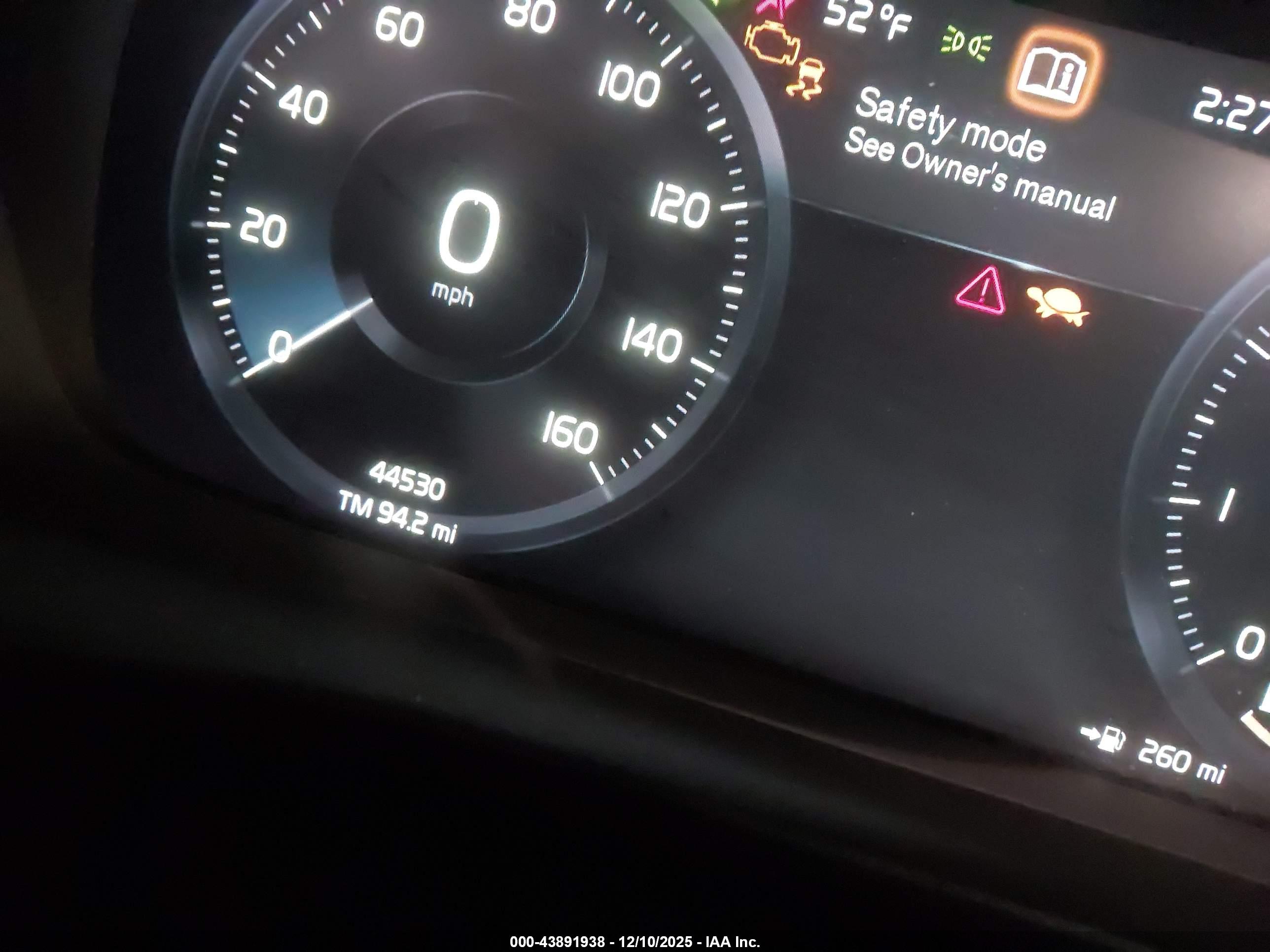 VOLVO XC40 image 7