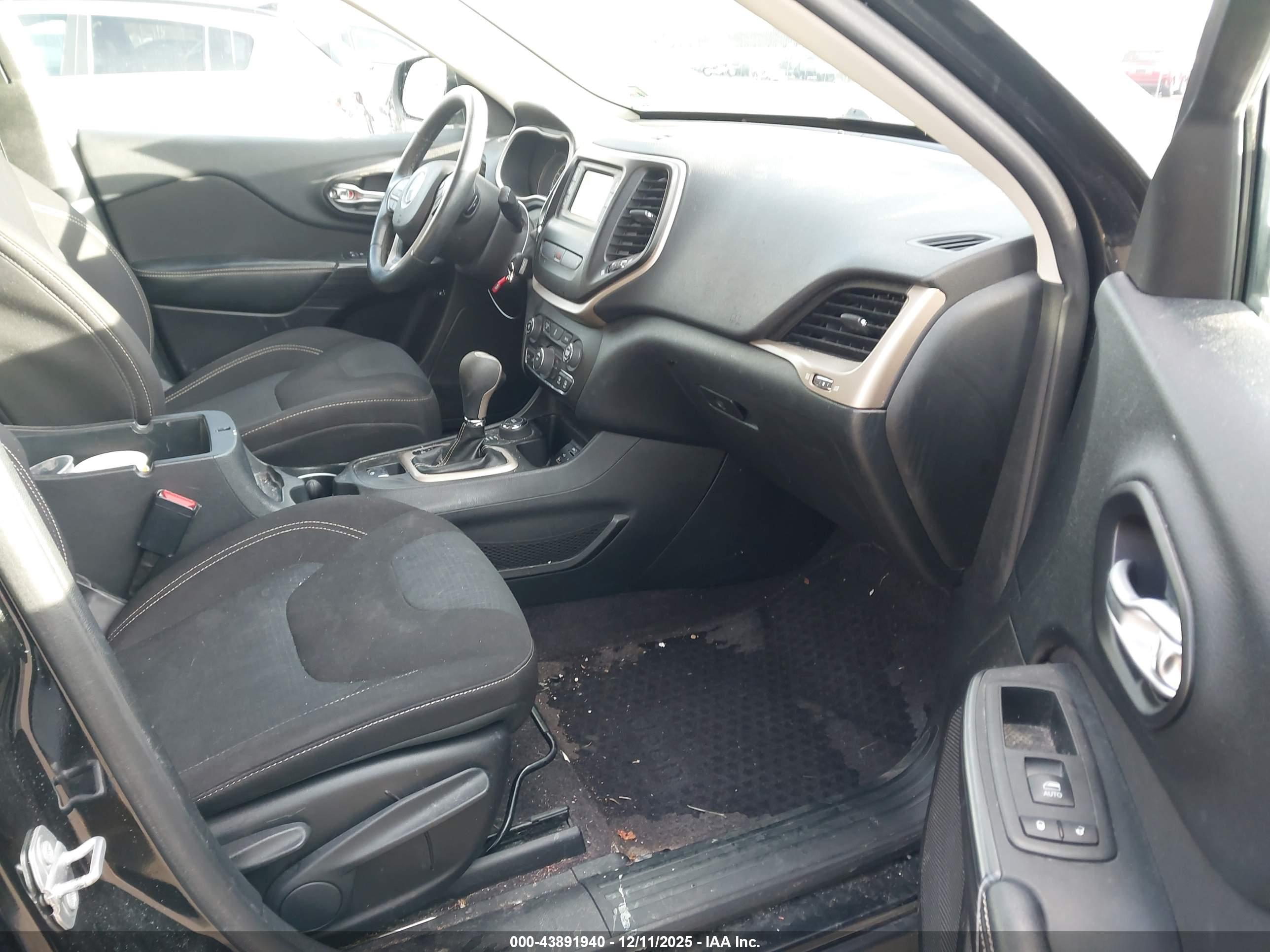 JEEP CHEROKEE image 5
