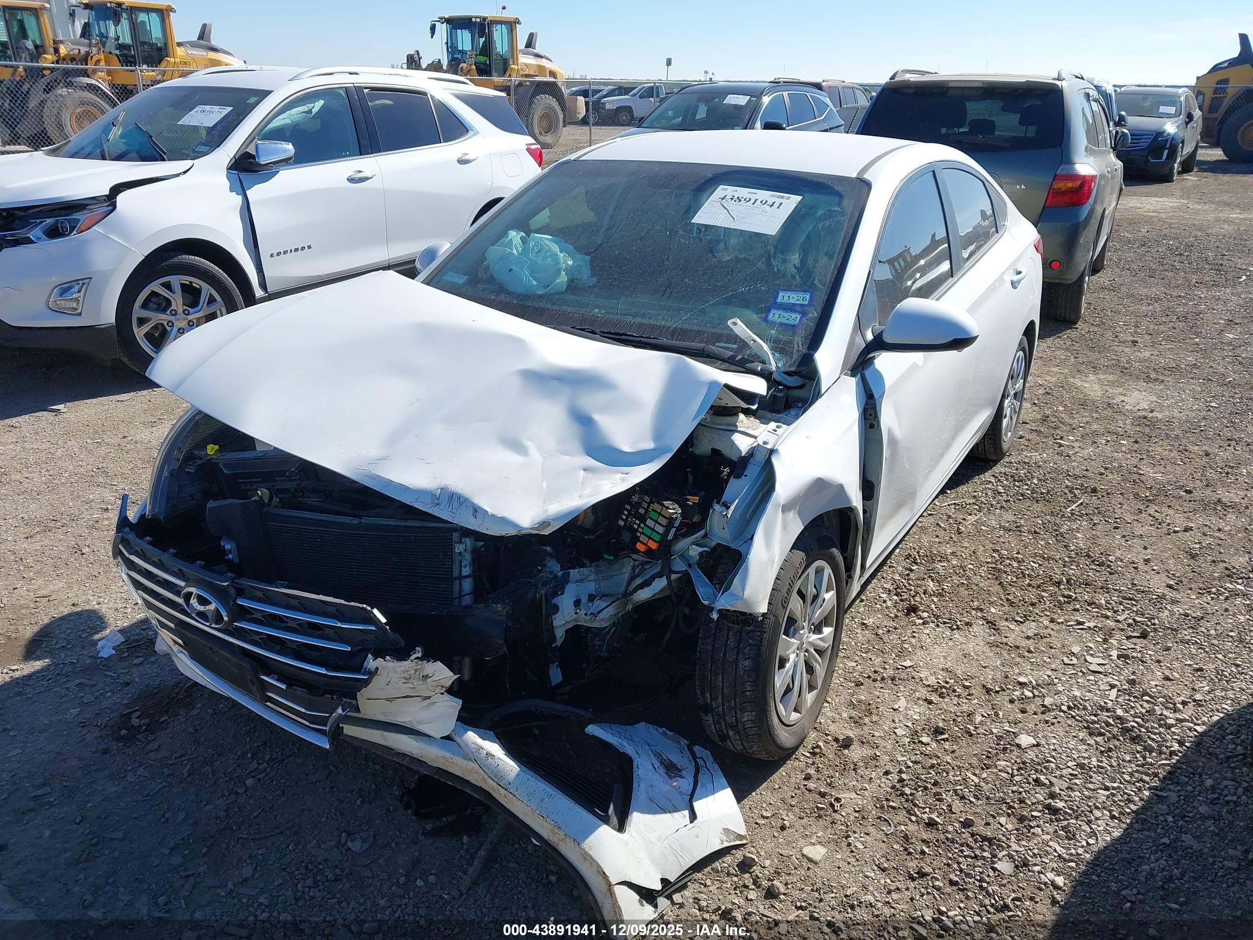 HYUNDAI ACCENT image 2