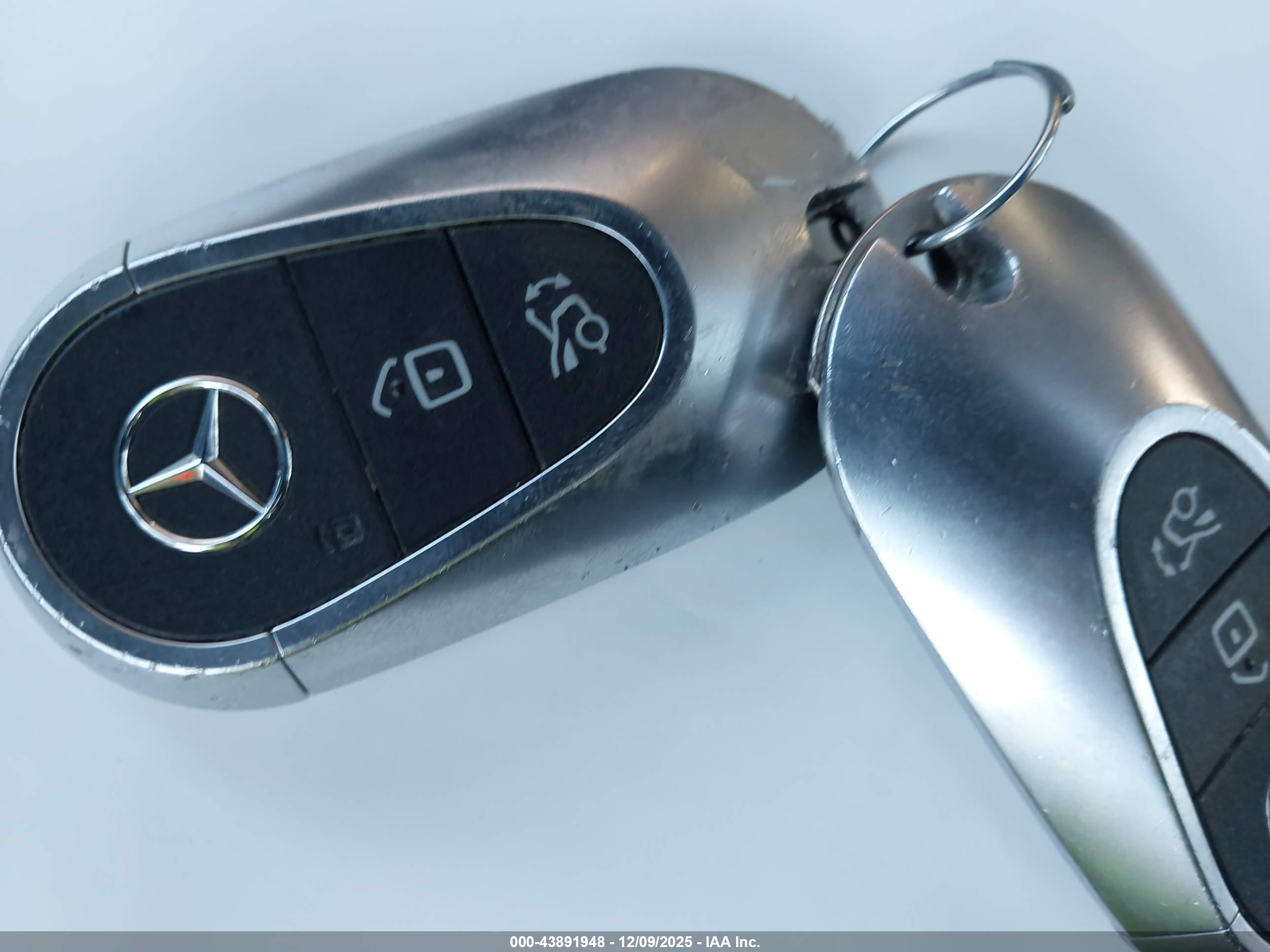 MERCEDES-BENZ C image 11