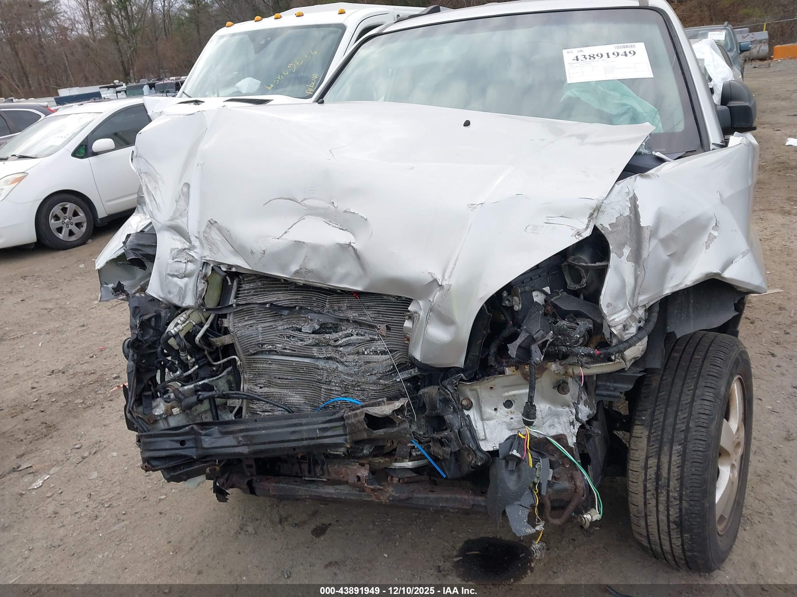 HYUNDAI TUCSON image 10
