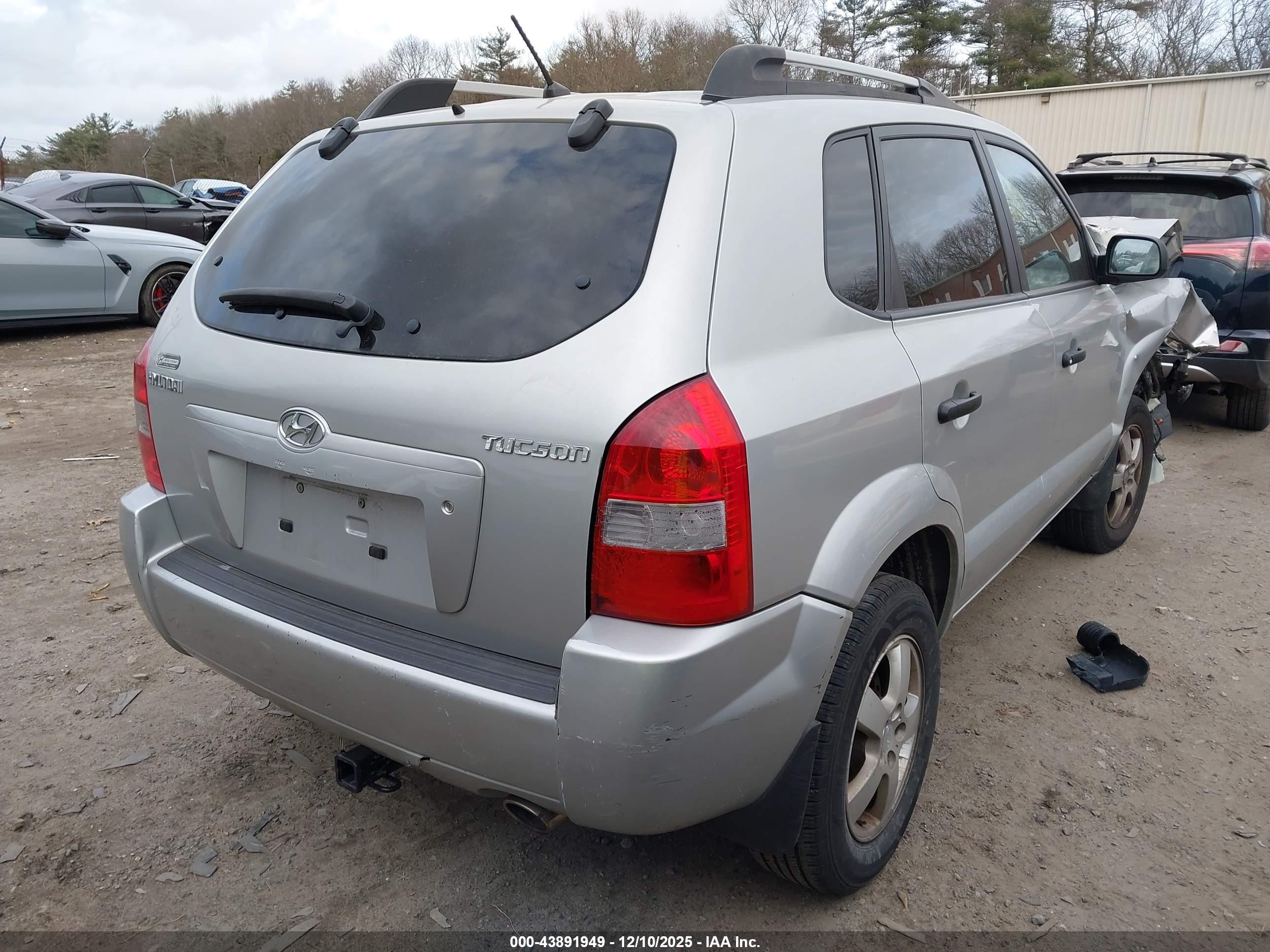 HYUNDAI TUCSON image 4