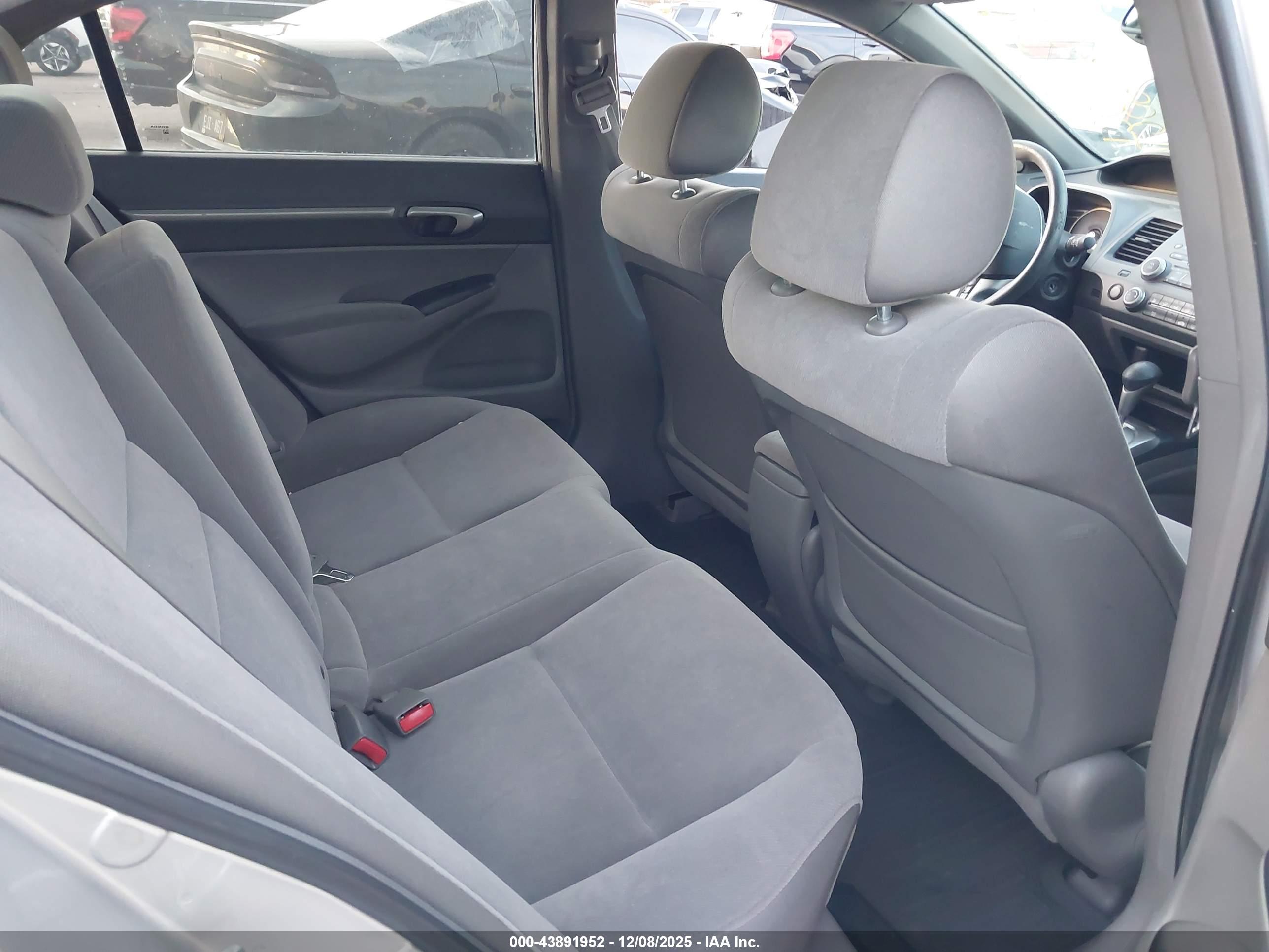 HONDA CIVIC image 8