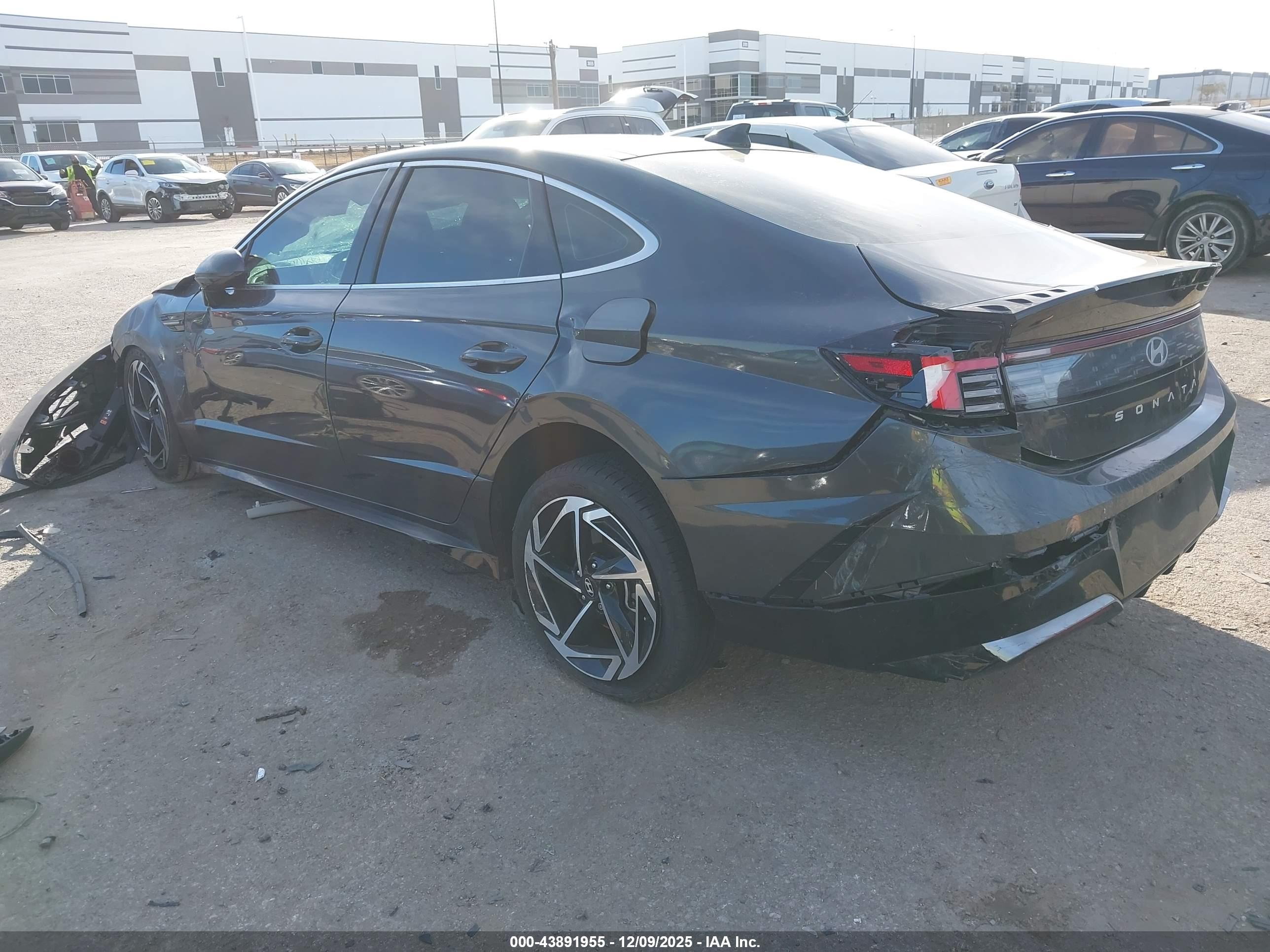 HYUNDAI SONATA image 3