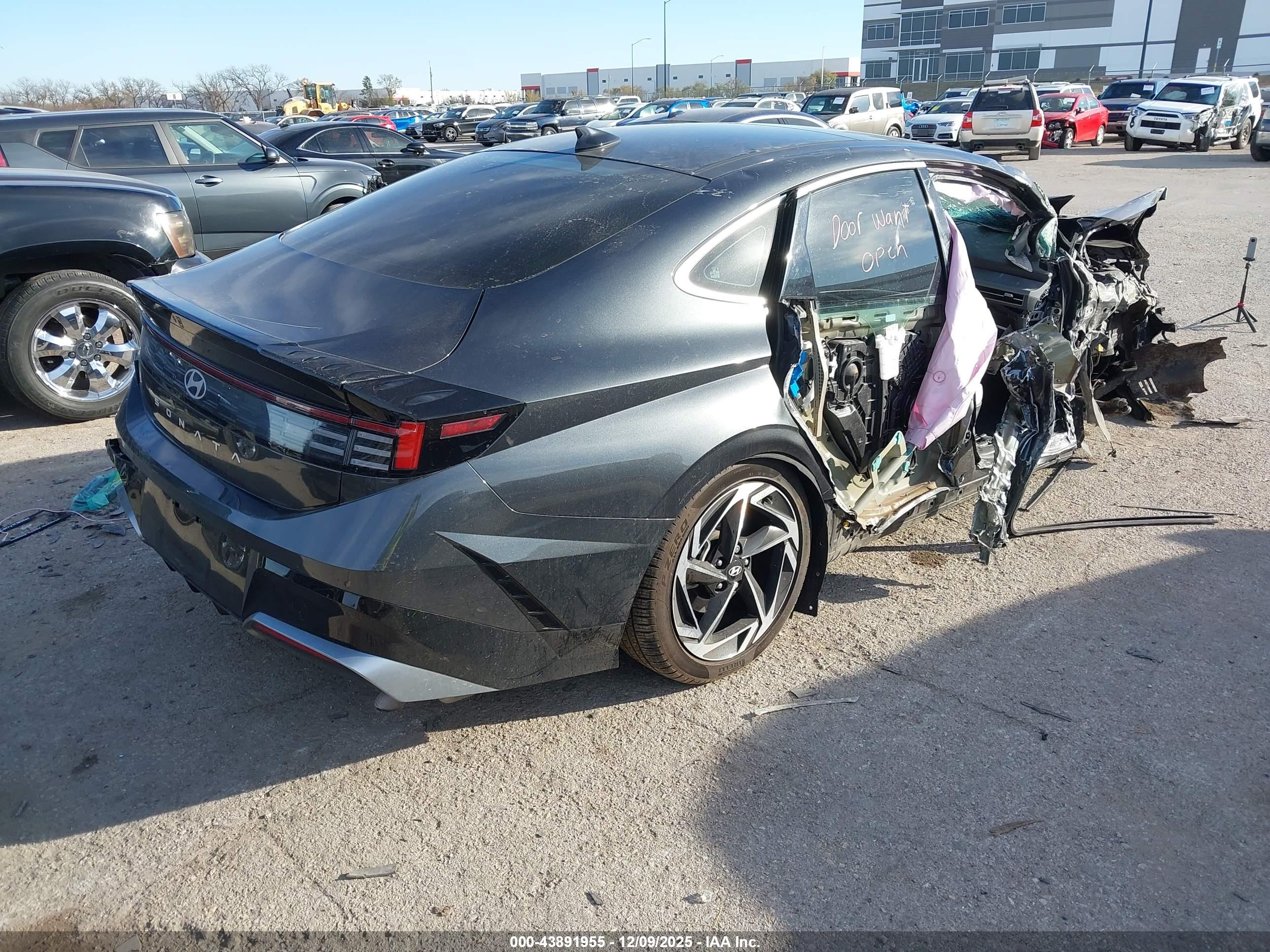 HYUNDAI SONATA image 4