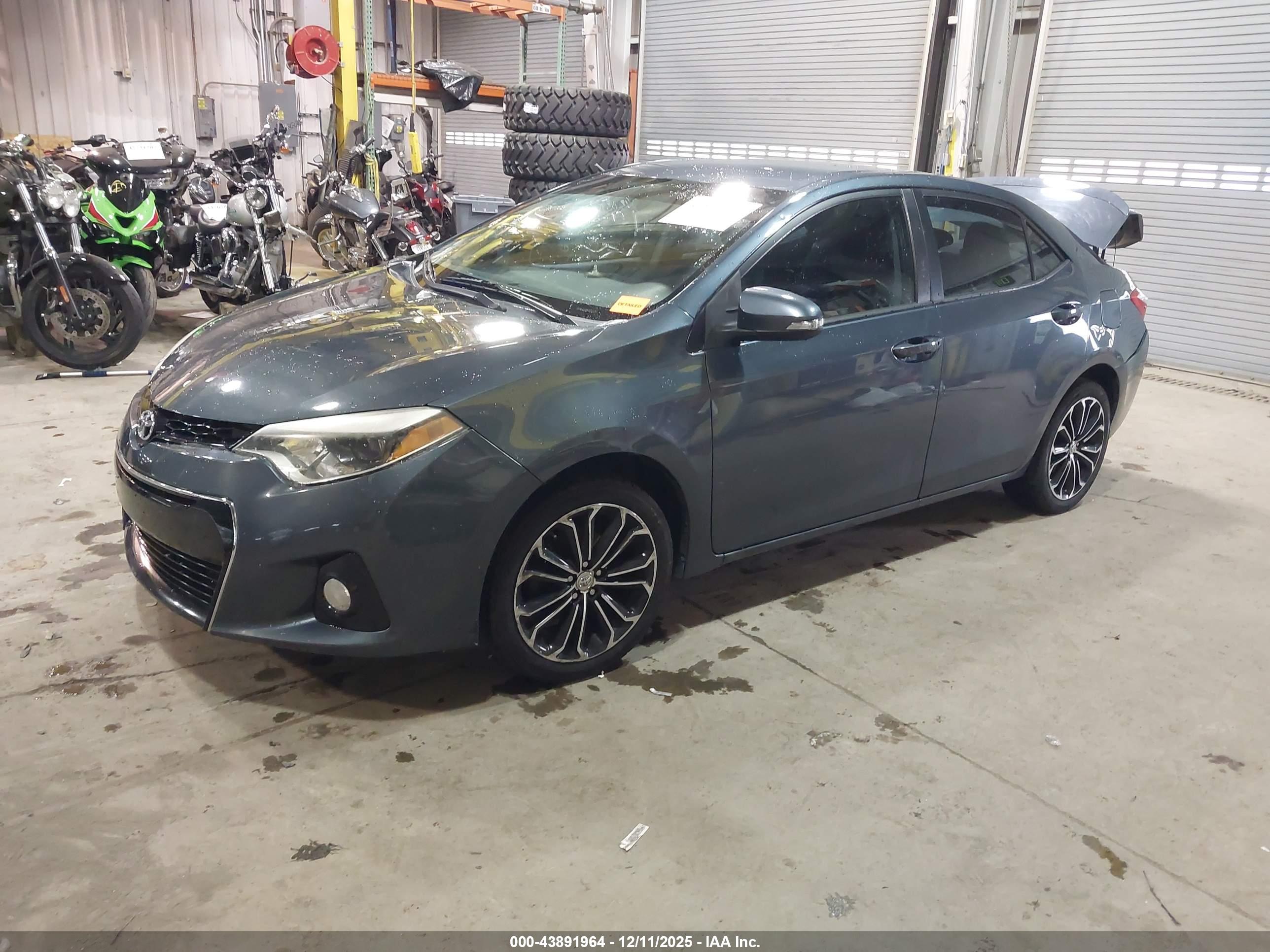 TOYOTA COROLLA image 2