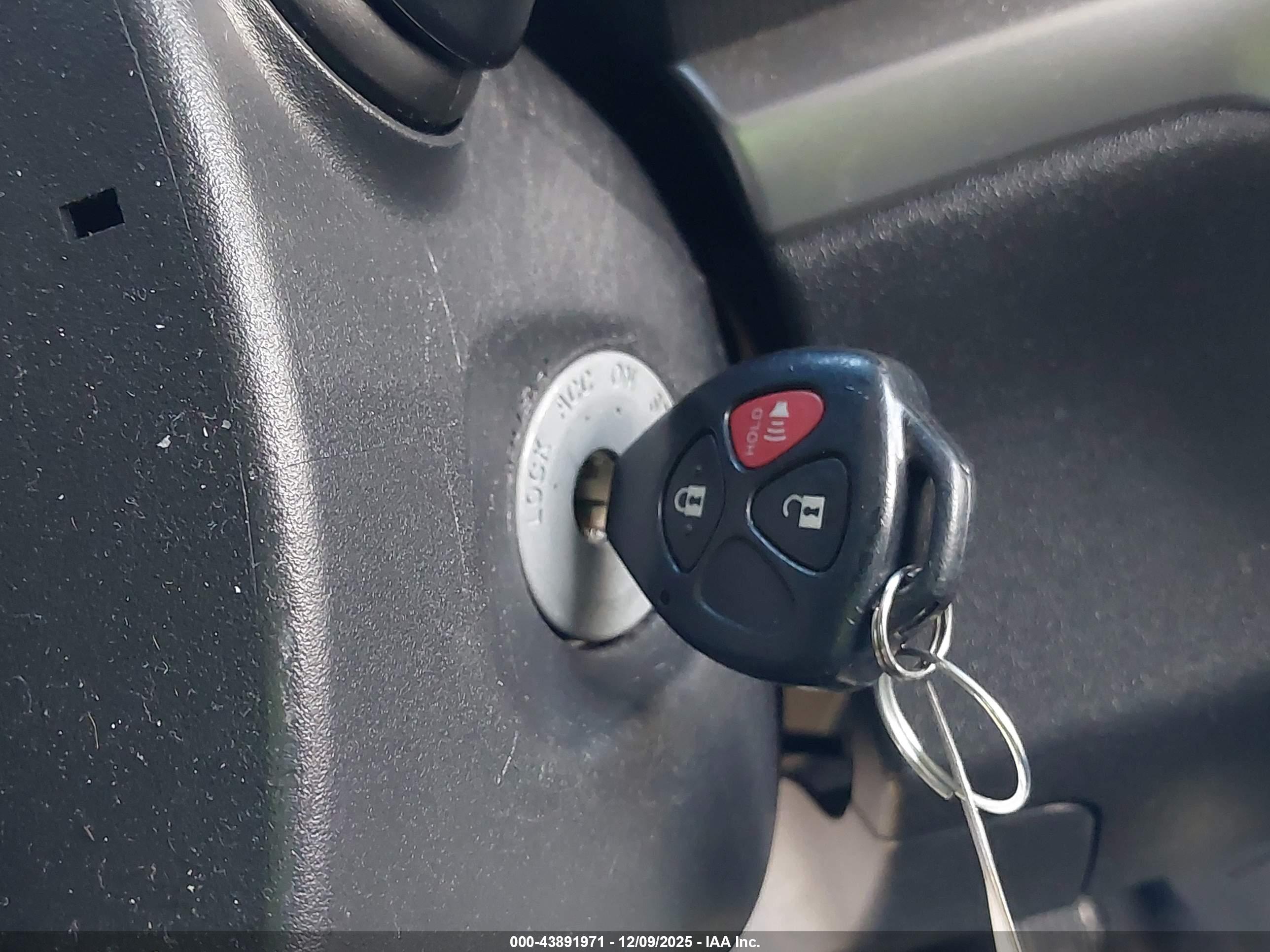 SCION XB image 11