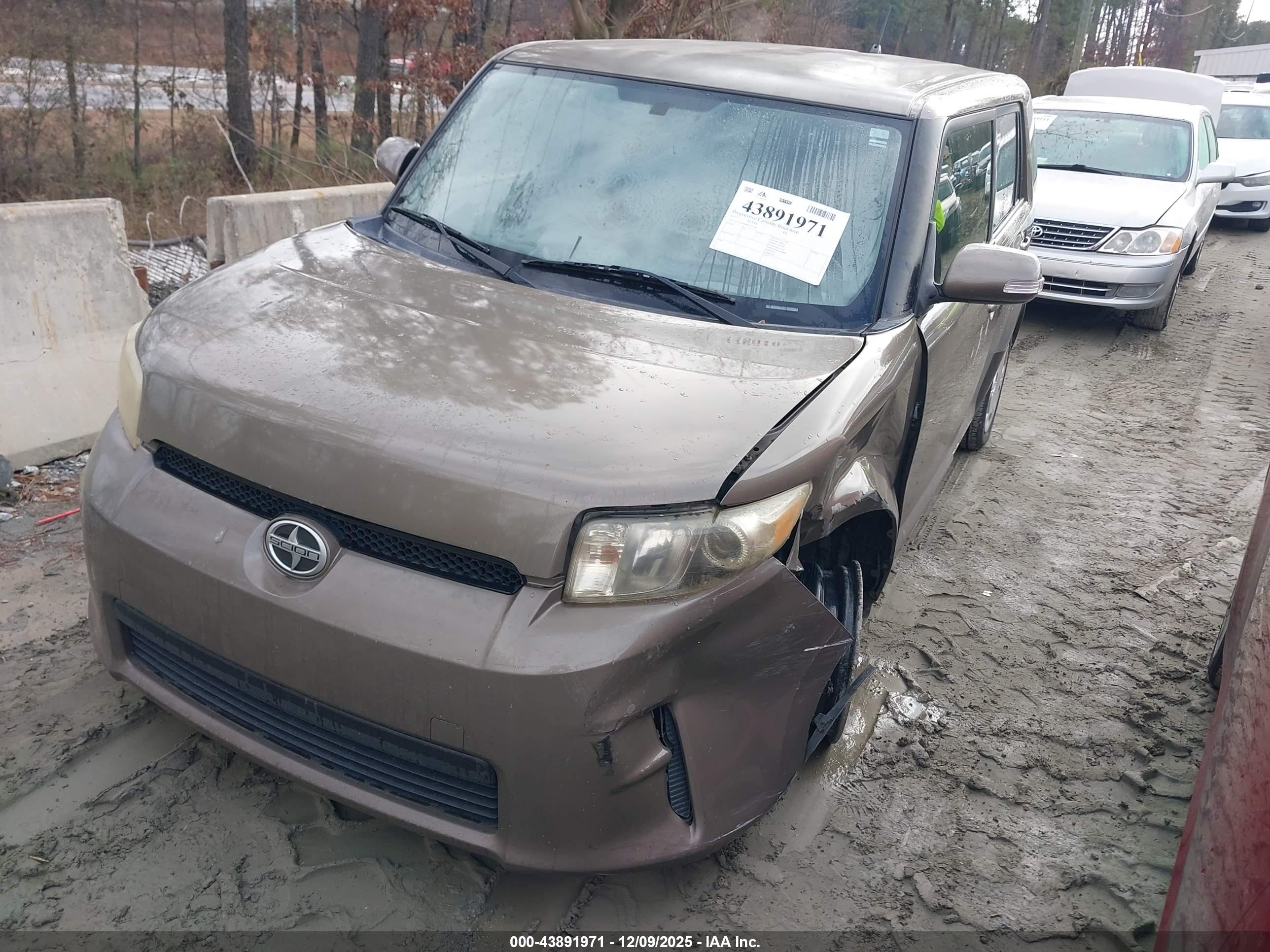 SCION XB image 2
