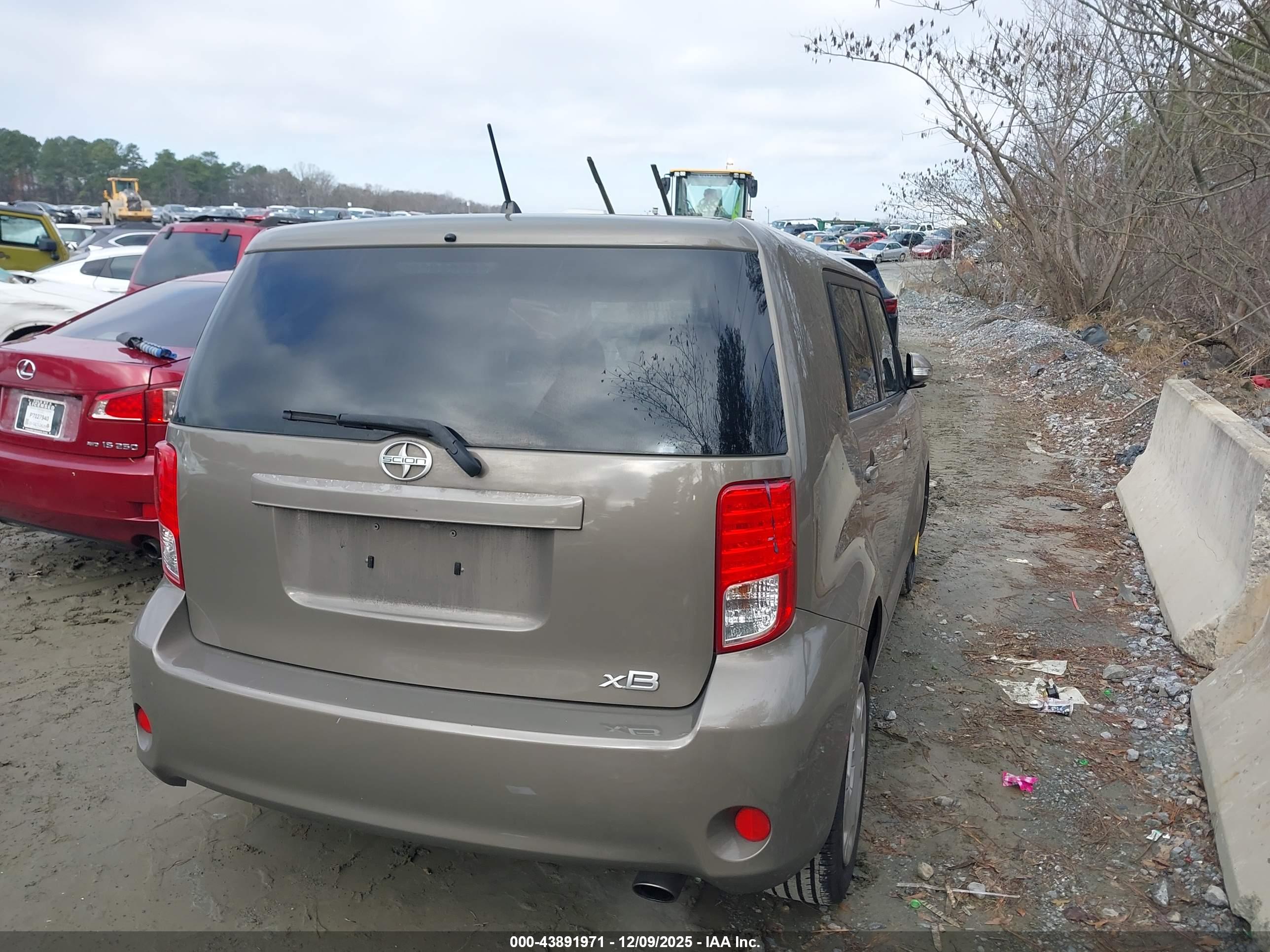 SCION XB image 4