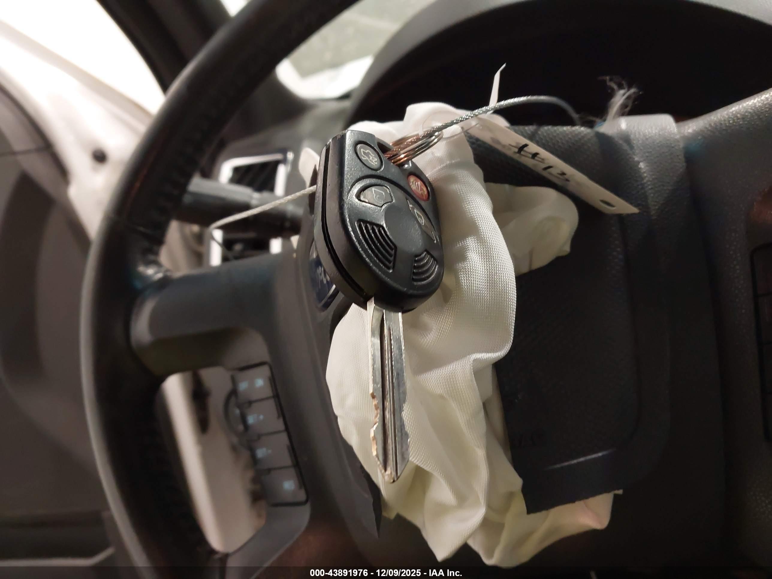 FORD ESCAPE image 11