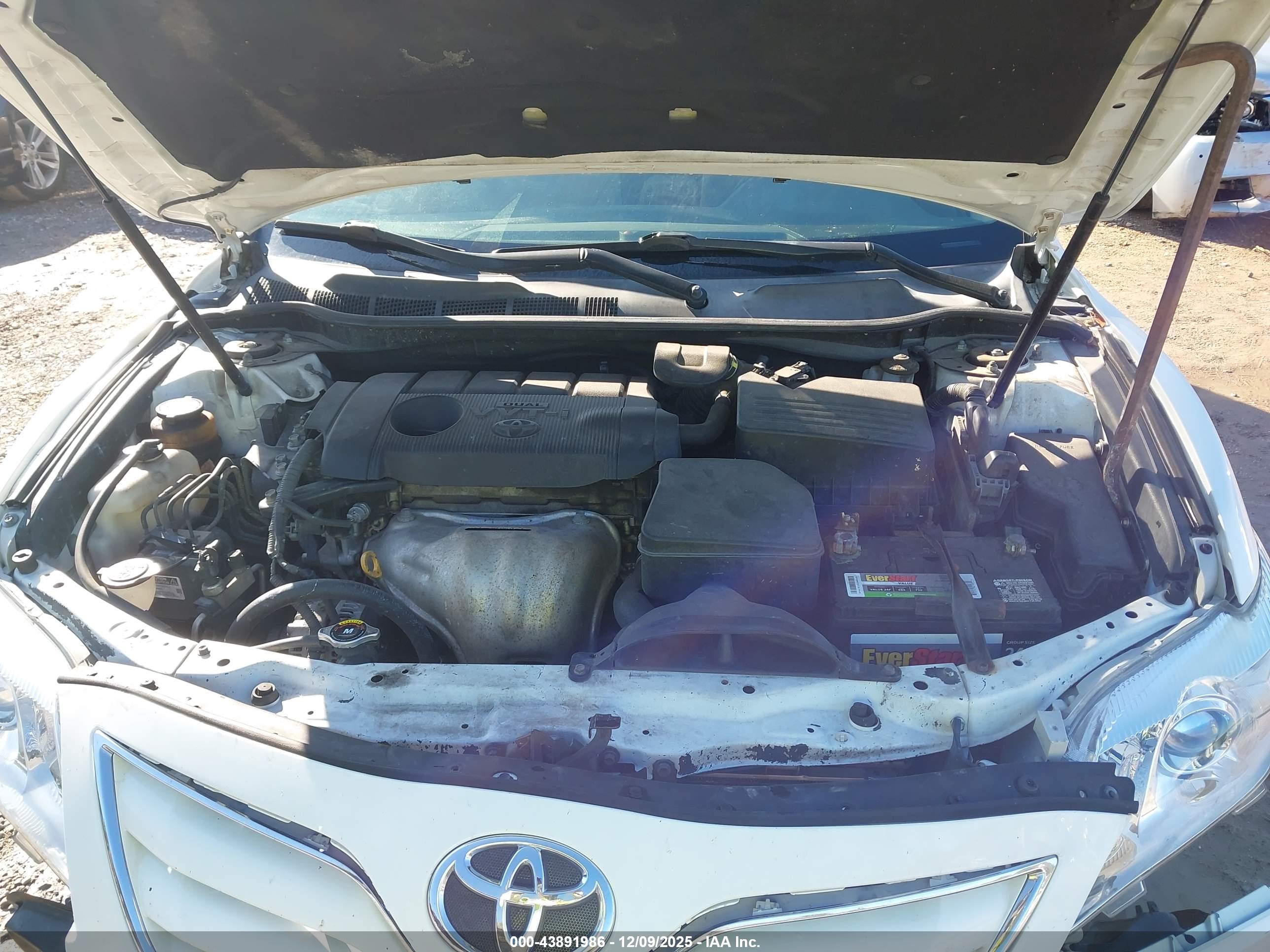 TOYOTA CAMRY image 10