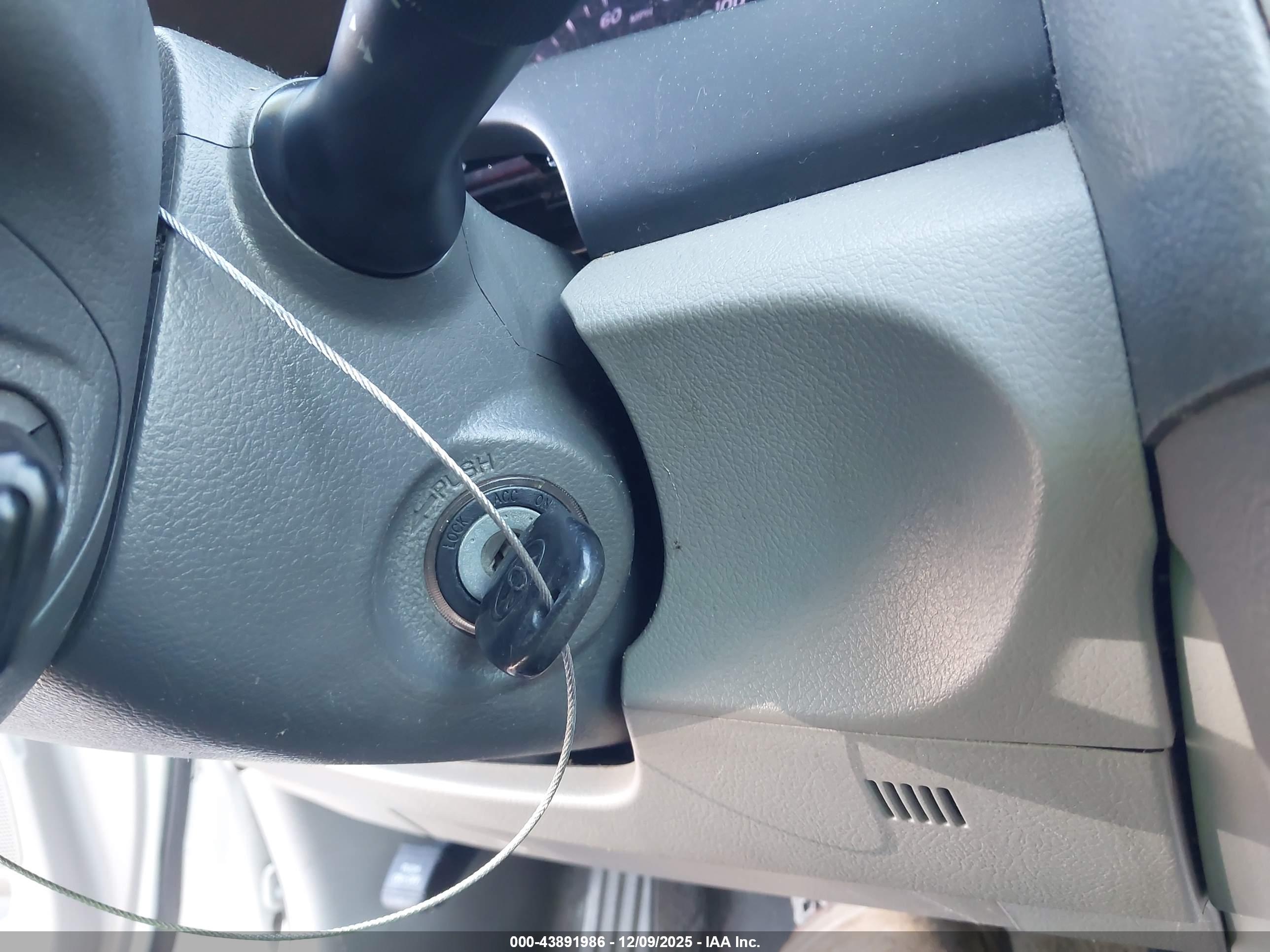 TOYOTA CAMRY image 11