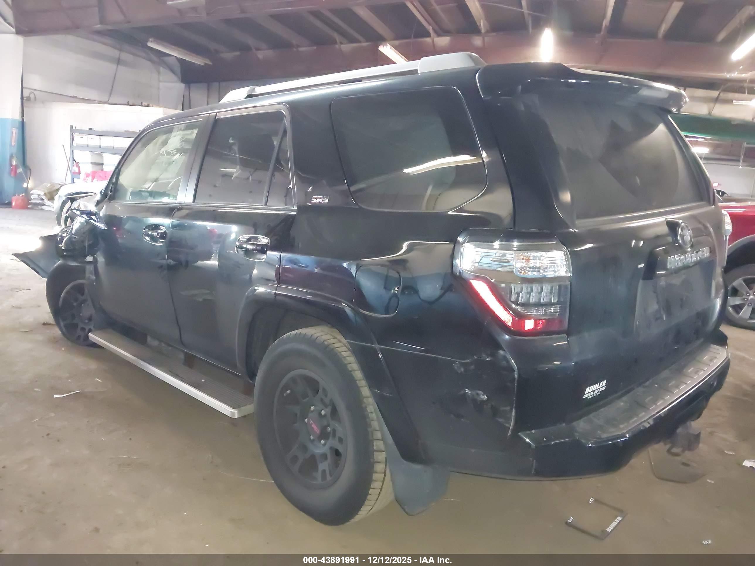 TOYOTA 4RUNNER image 3
