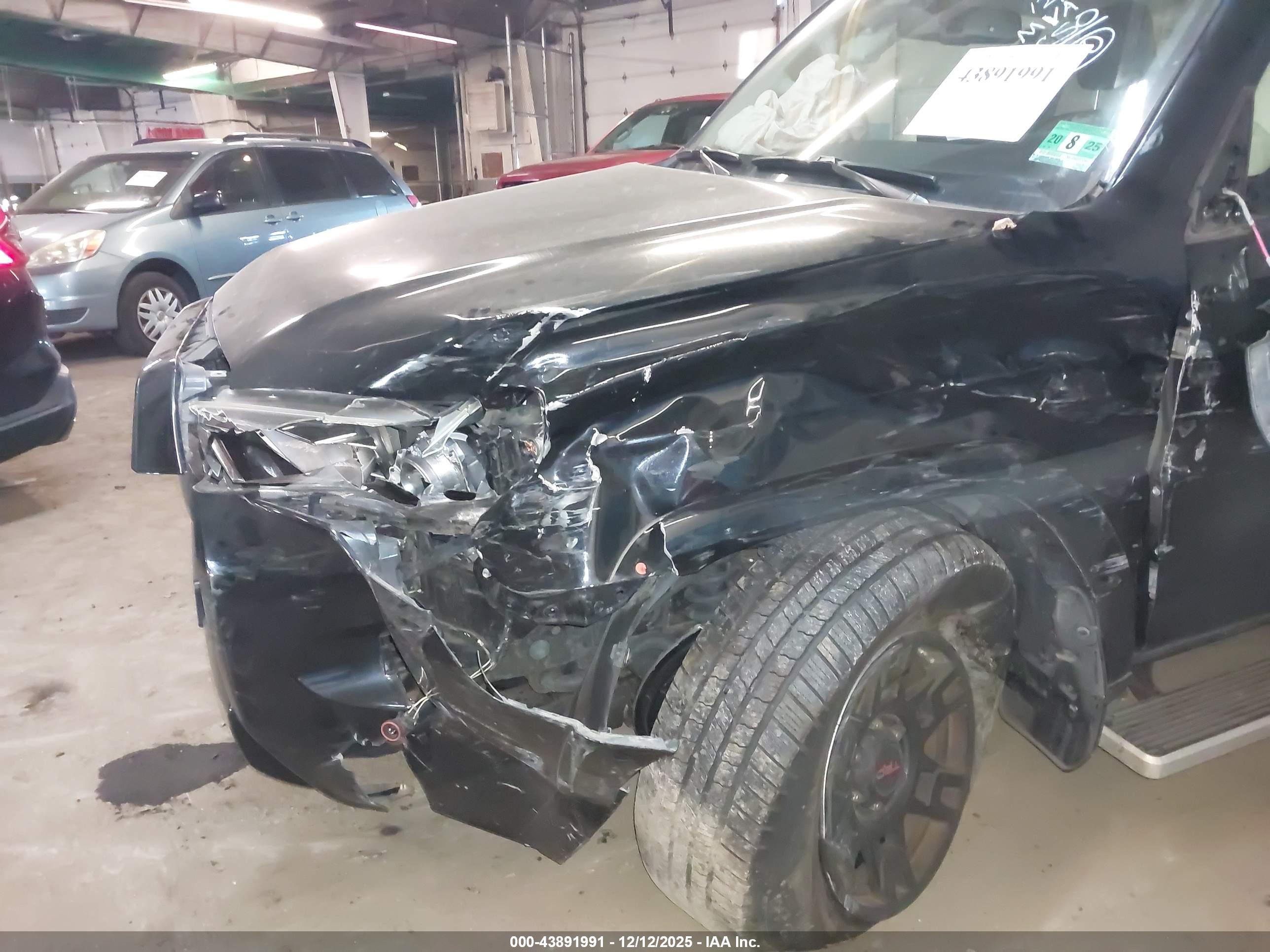 TOYOTA 4RUNNER image 6