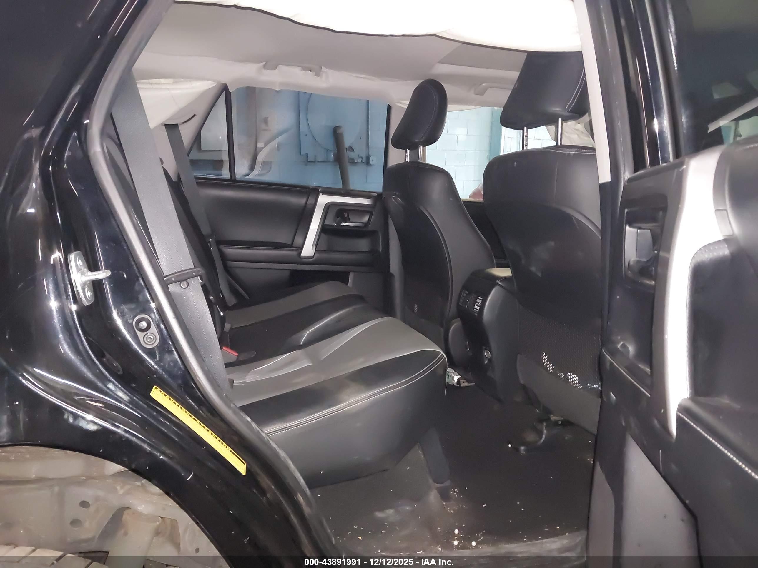 TOYOTA 4RUNNER image 8