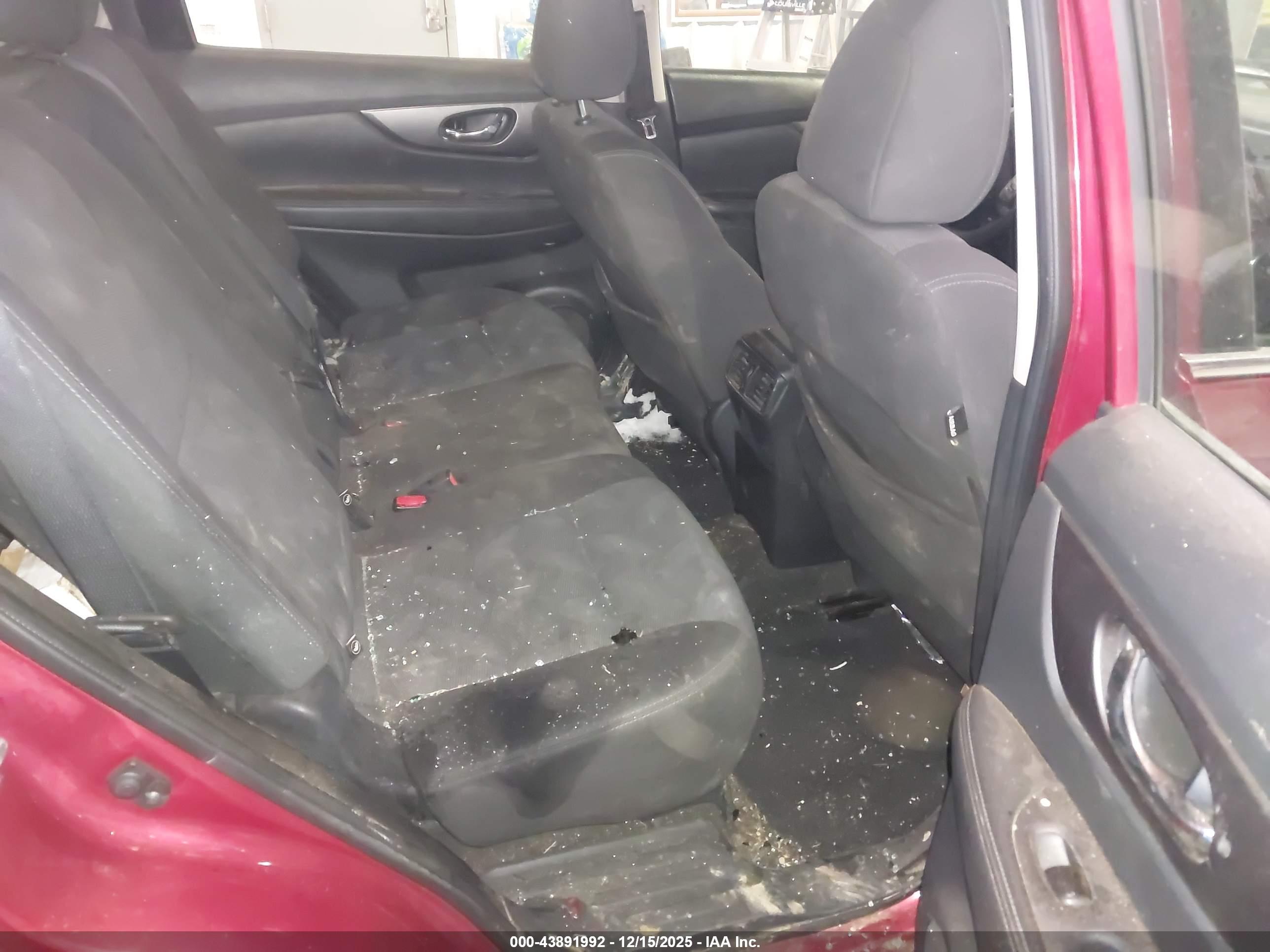 NISSAN ROGUE image 8