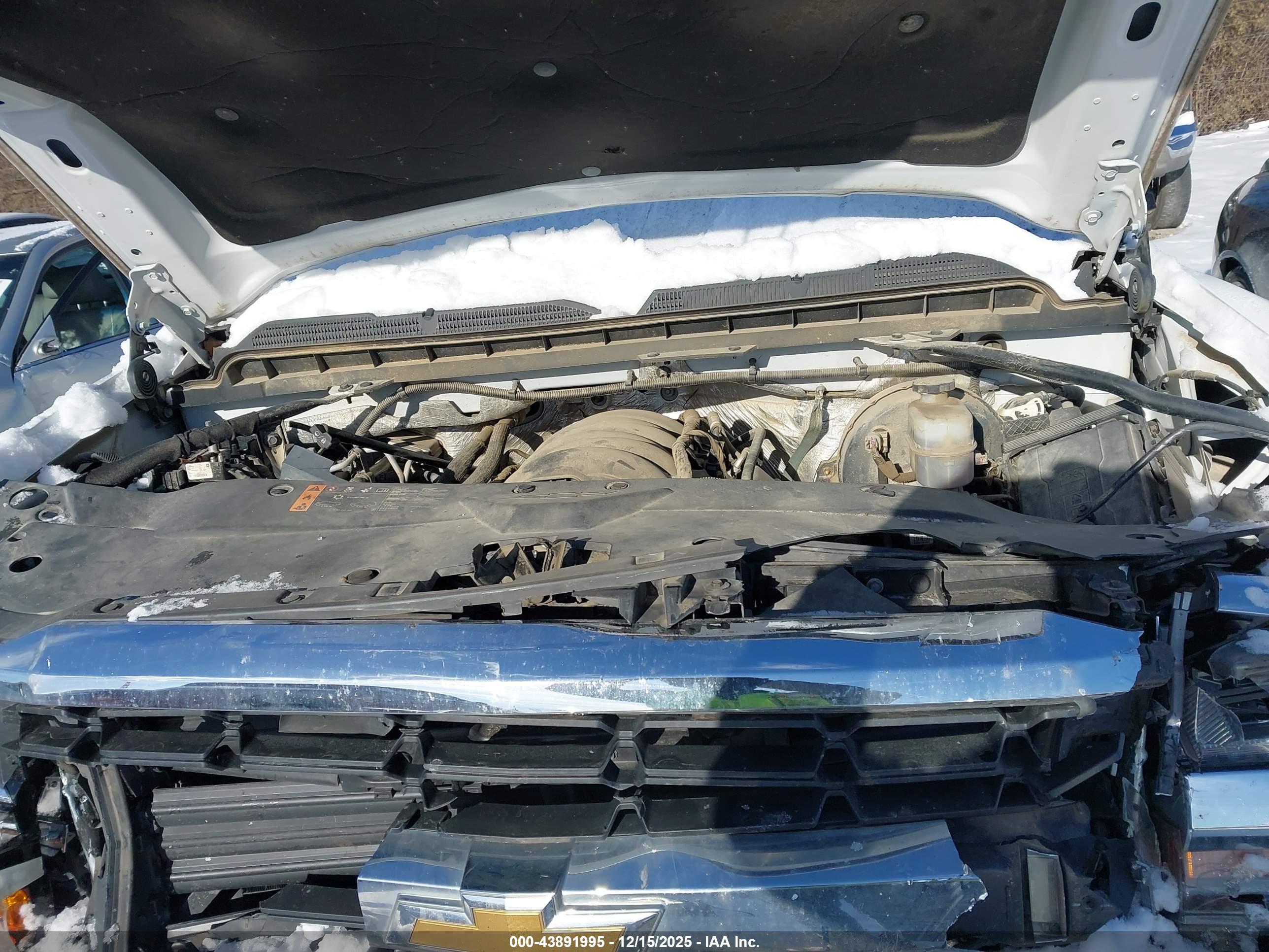 CHEVROLET SILVERADO image 10
