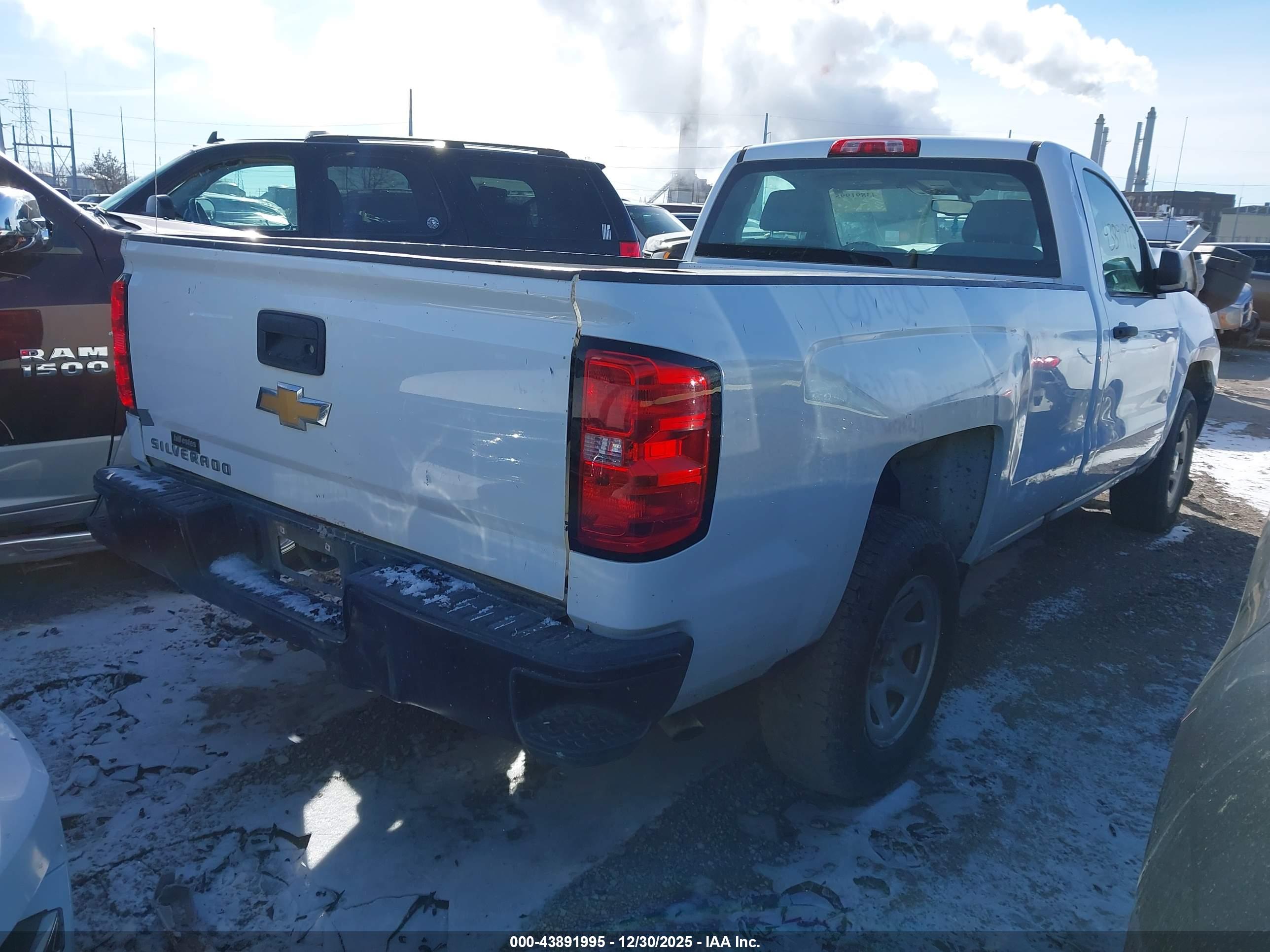 CHEVROLET SILVERADO image 4