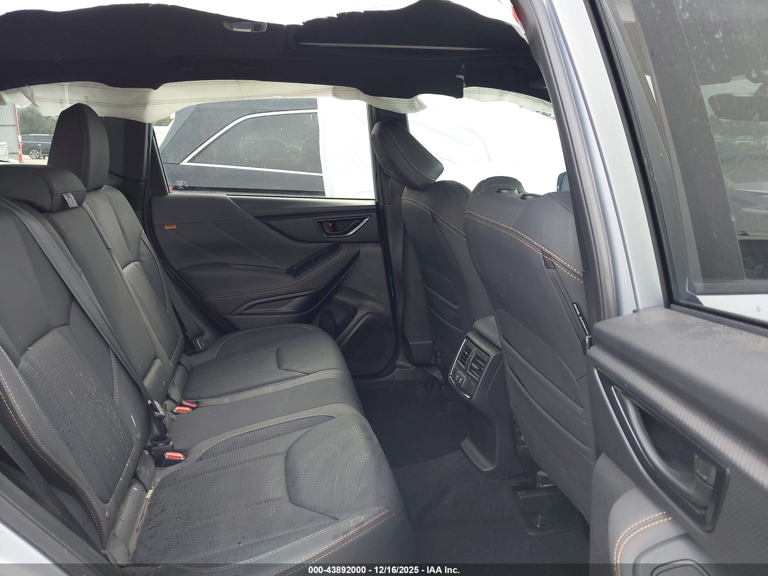 SUBARU FORESTER image 8