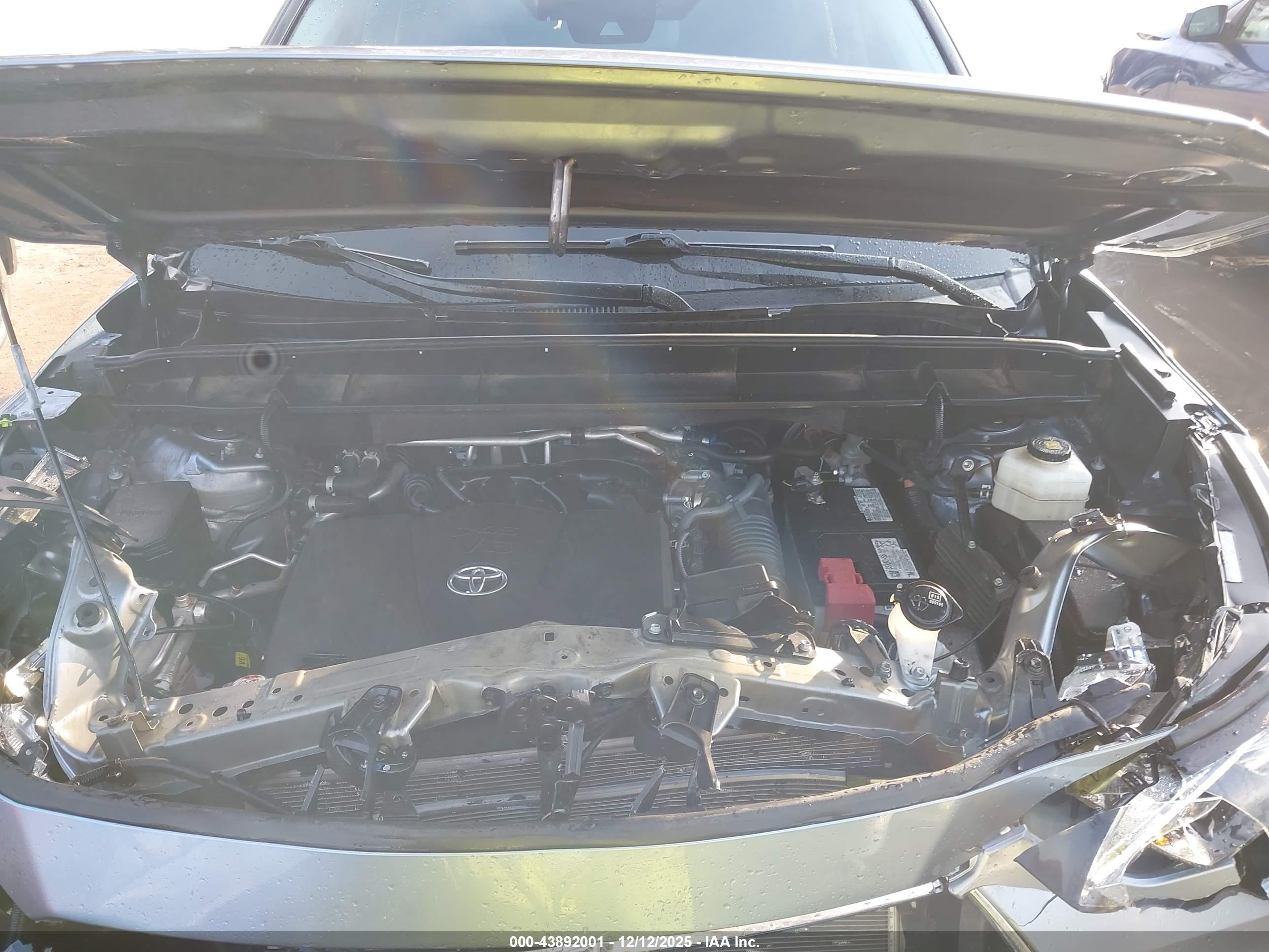 TOYOTA HIGHLANDER image 10