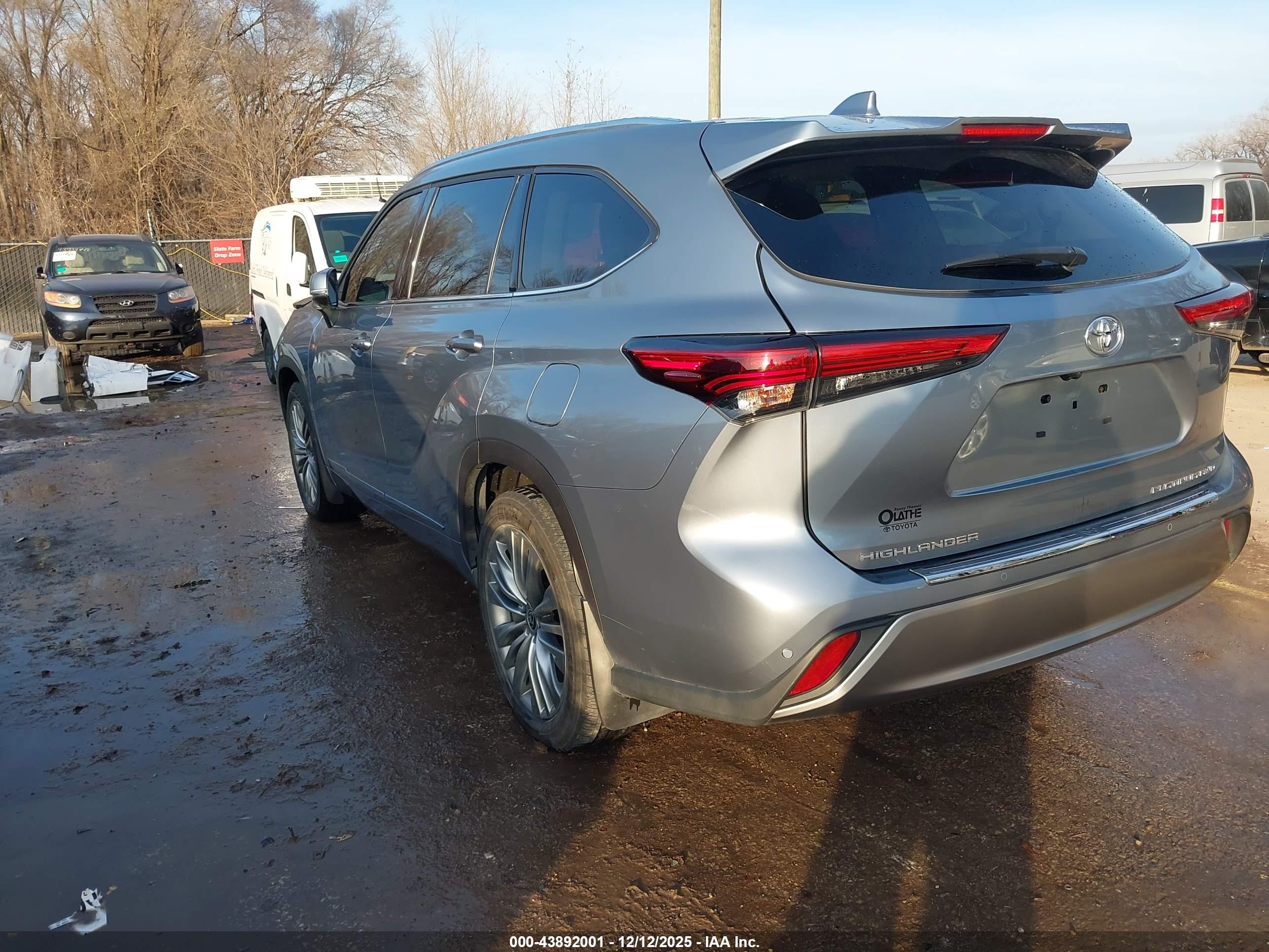 TOYOTA HIGHLANDER image 3