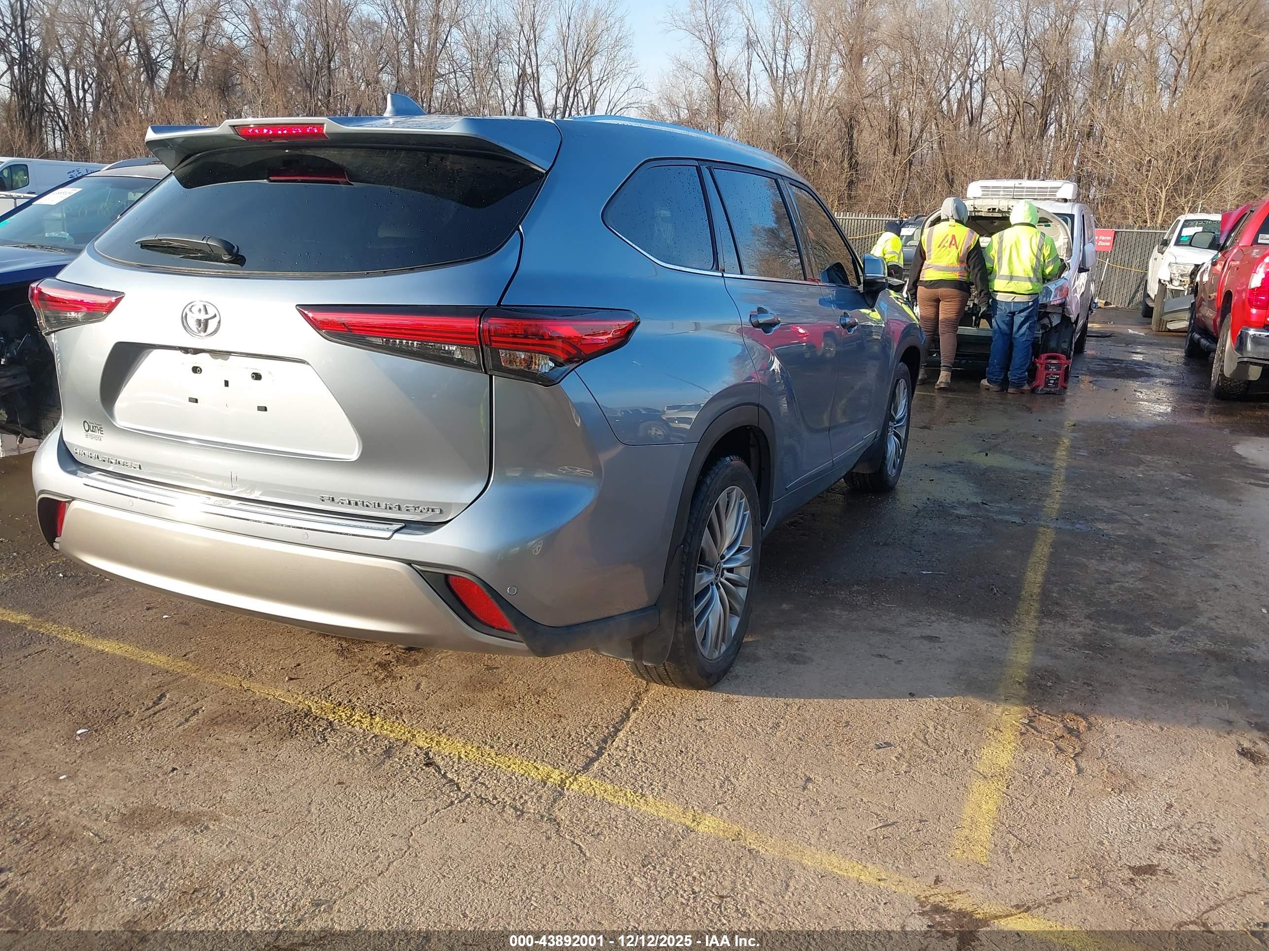 TOYOTA HIGHLANDER image 4