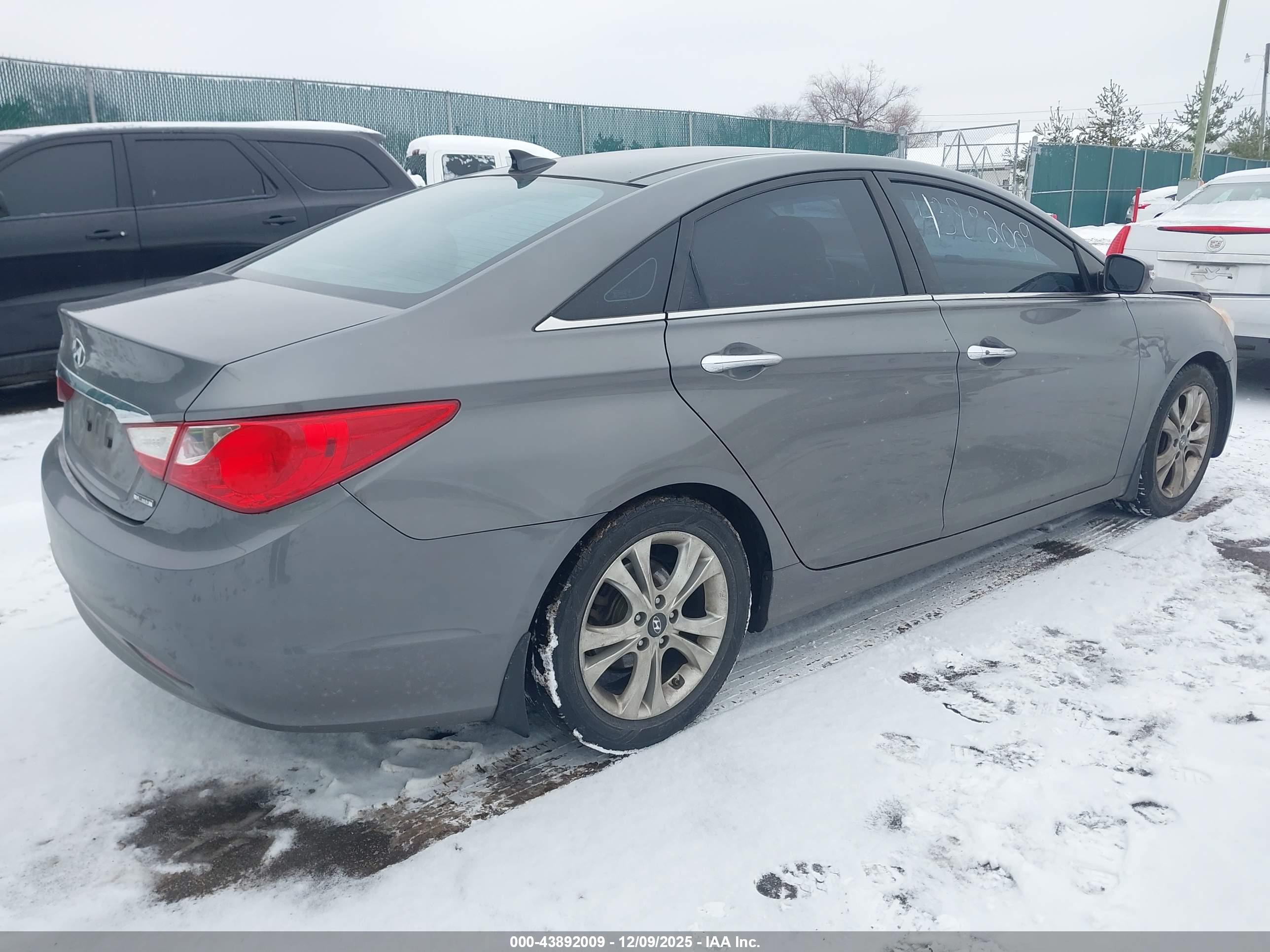 HYUNDAI SONATA image 4