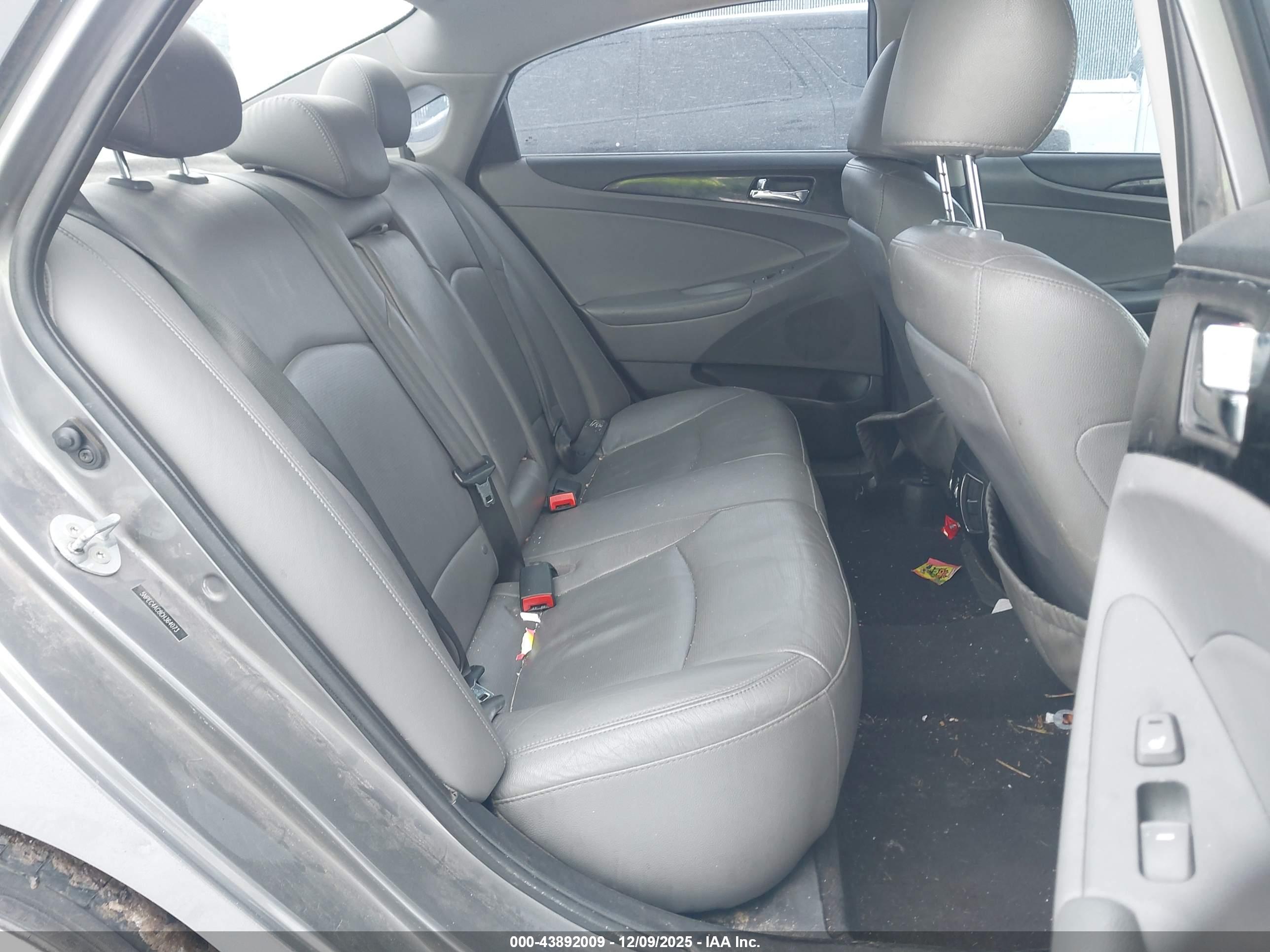 HYUNDAI SONATA image 8