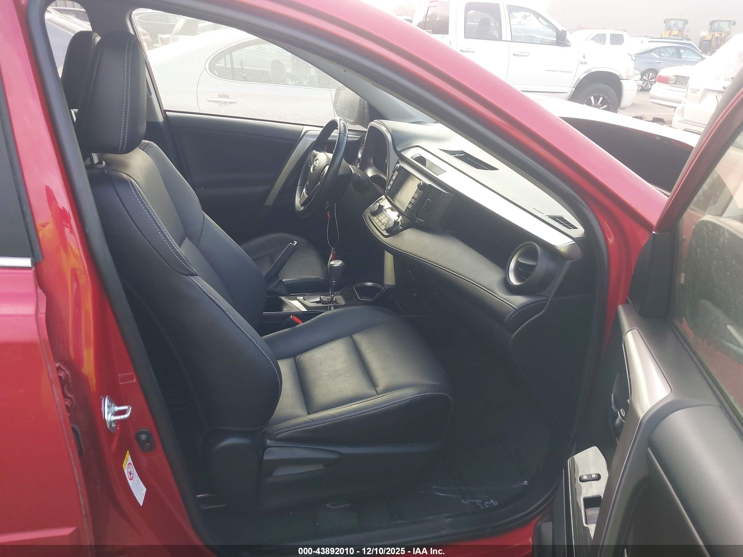 TOYOTA RAV4 image 5