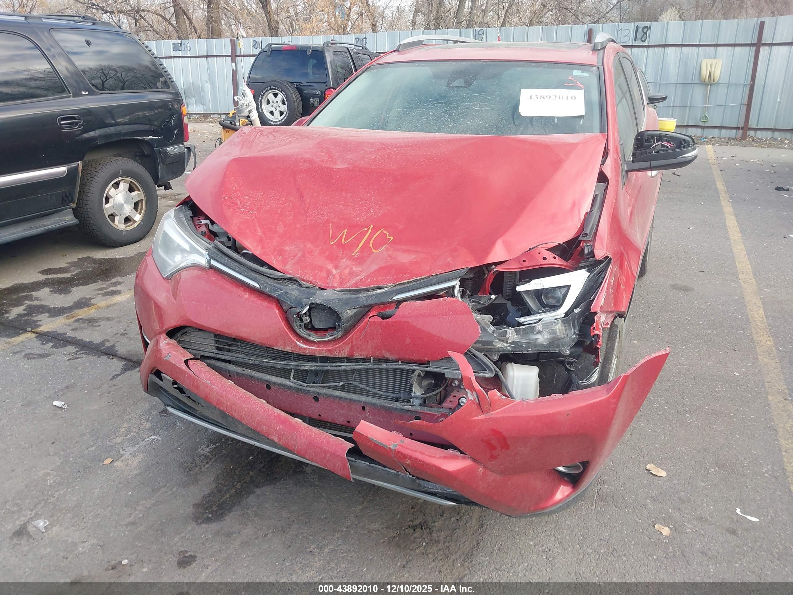 TOYOTA RAV4 image 6