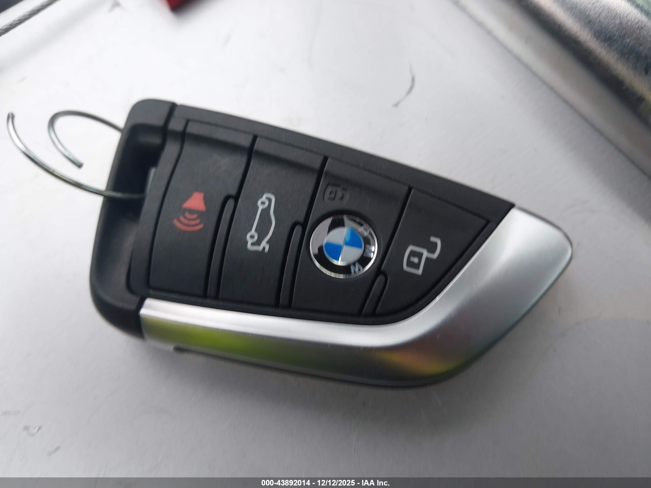 BMW 3 image 11