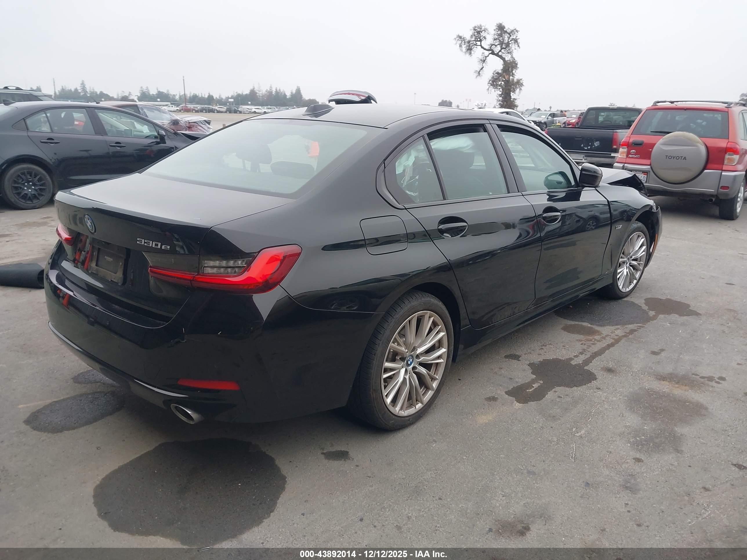 BMW 3 image 4