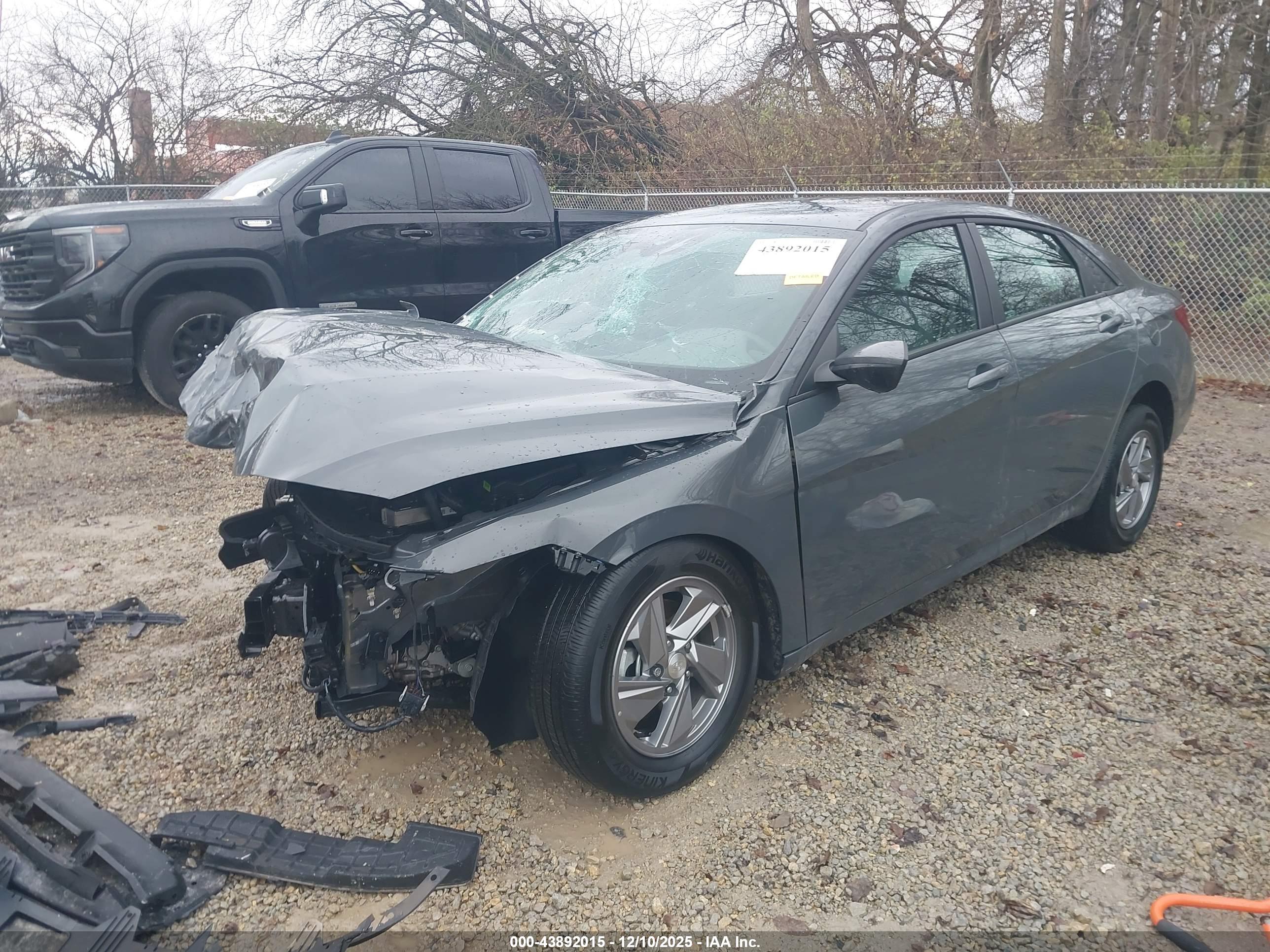 HYUNDAI ELANTRA image 2