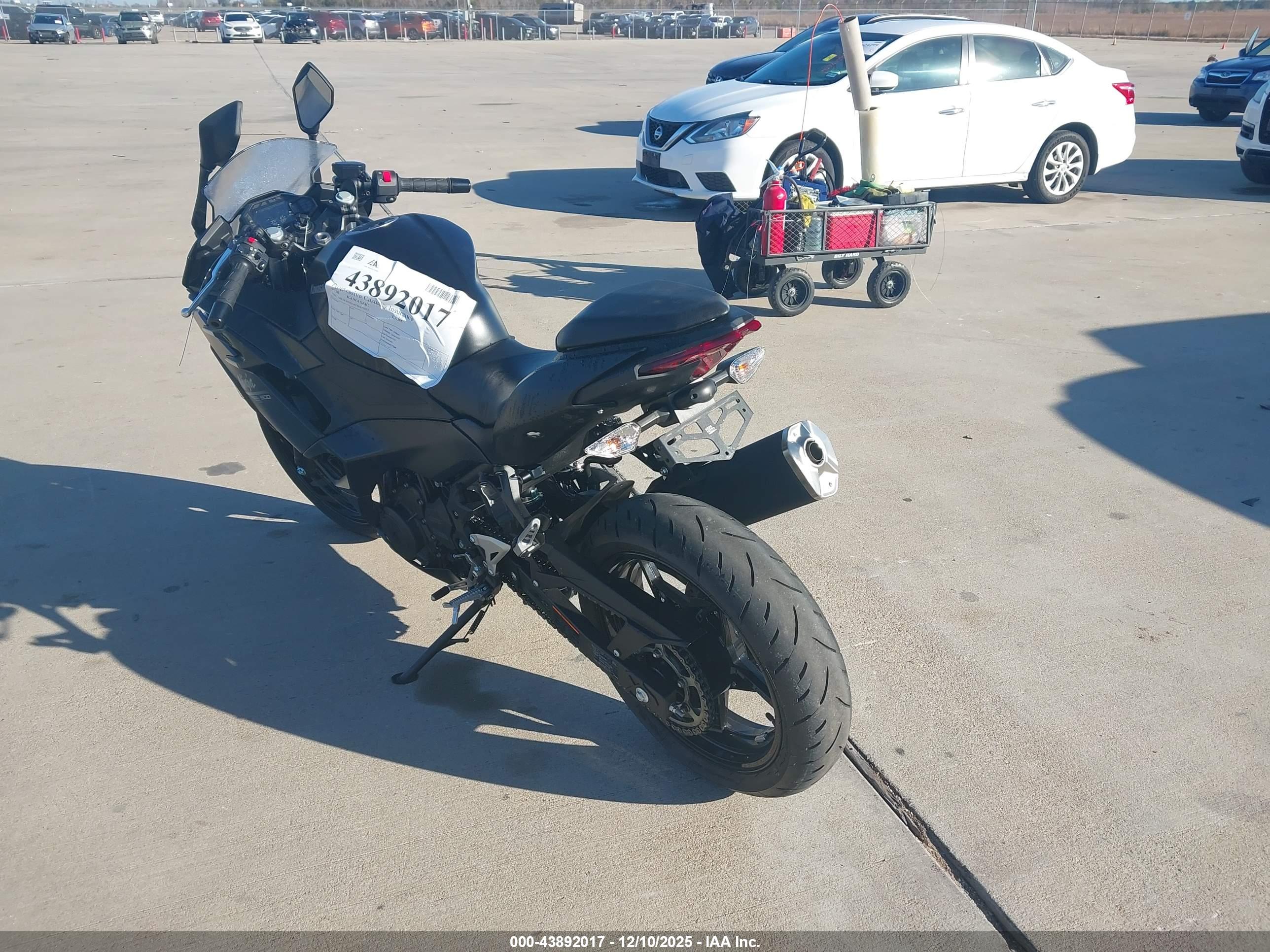 KAWASAKI EX500 image 3