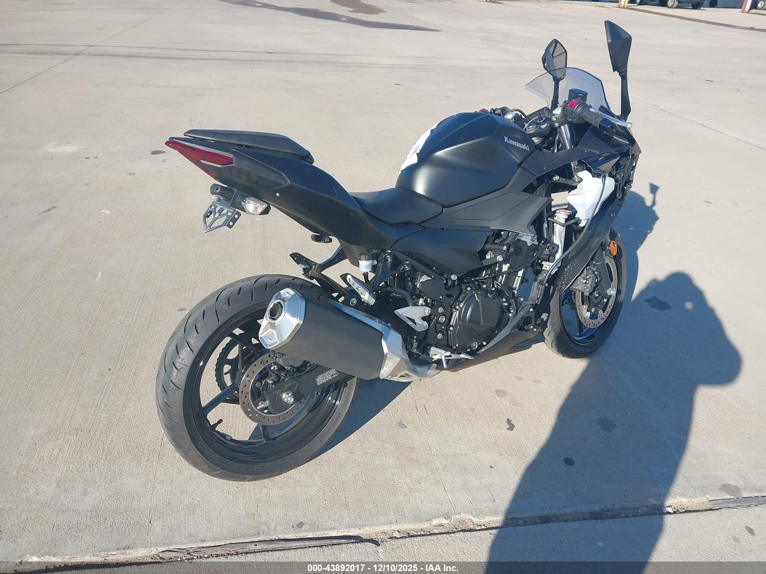 KAWASAKI EX500 image 4