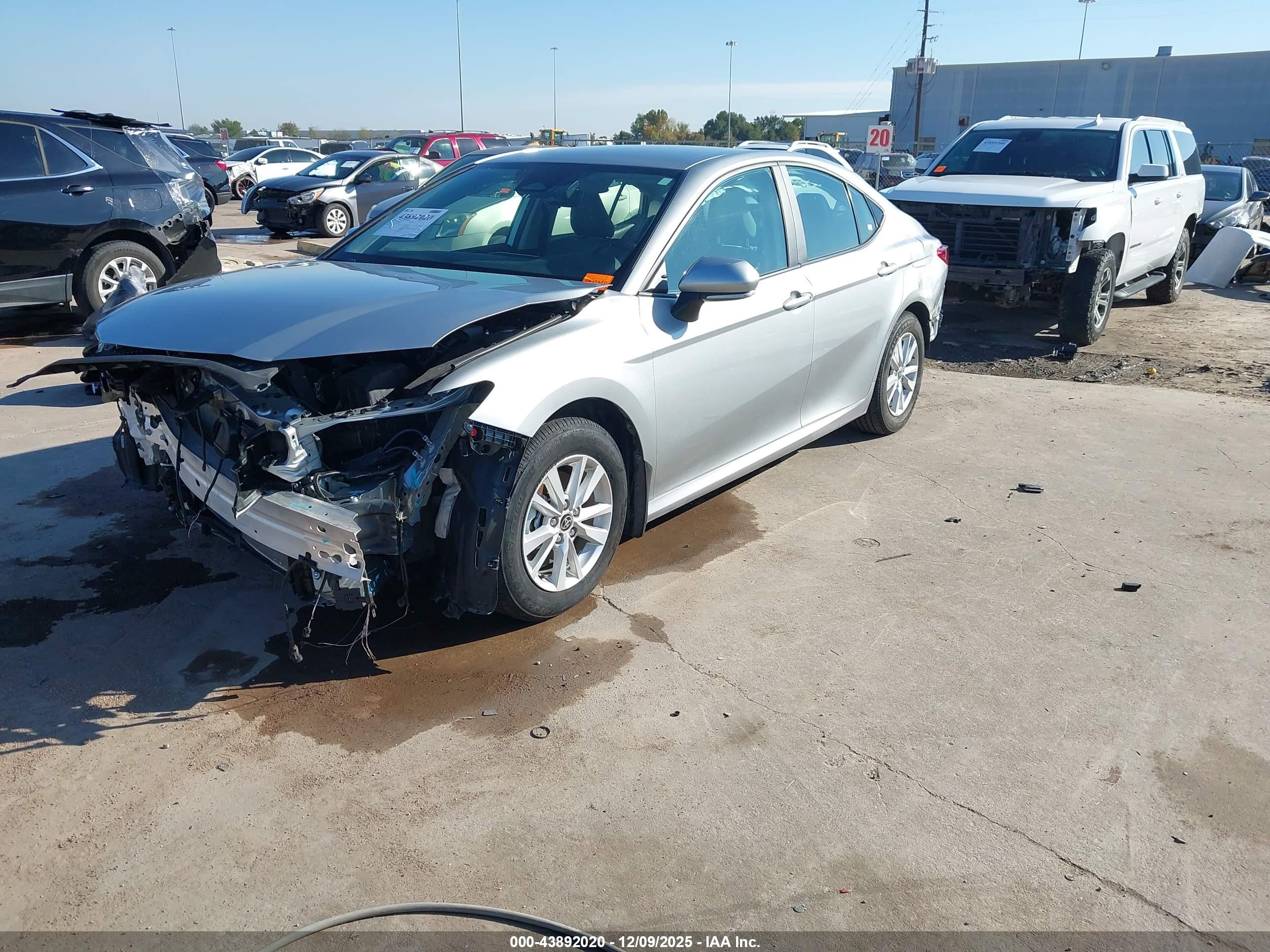 TOYOTA CAMRY image 2